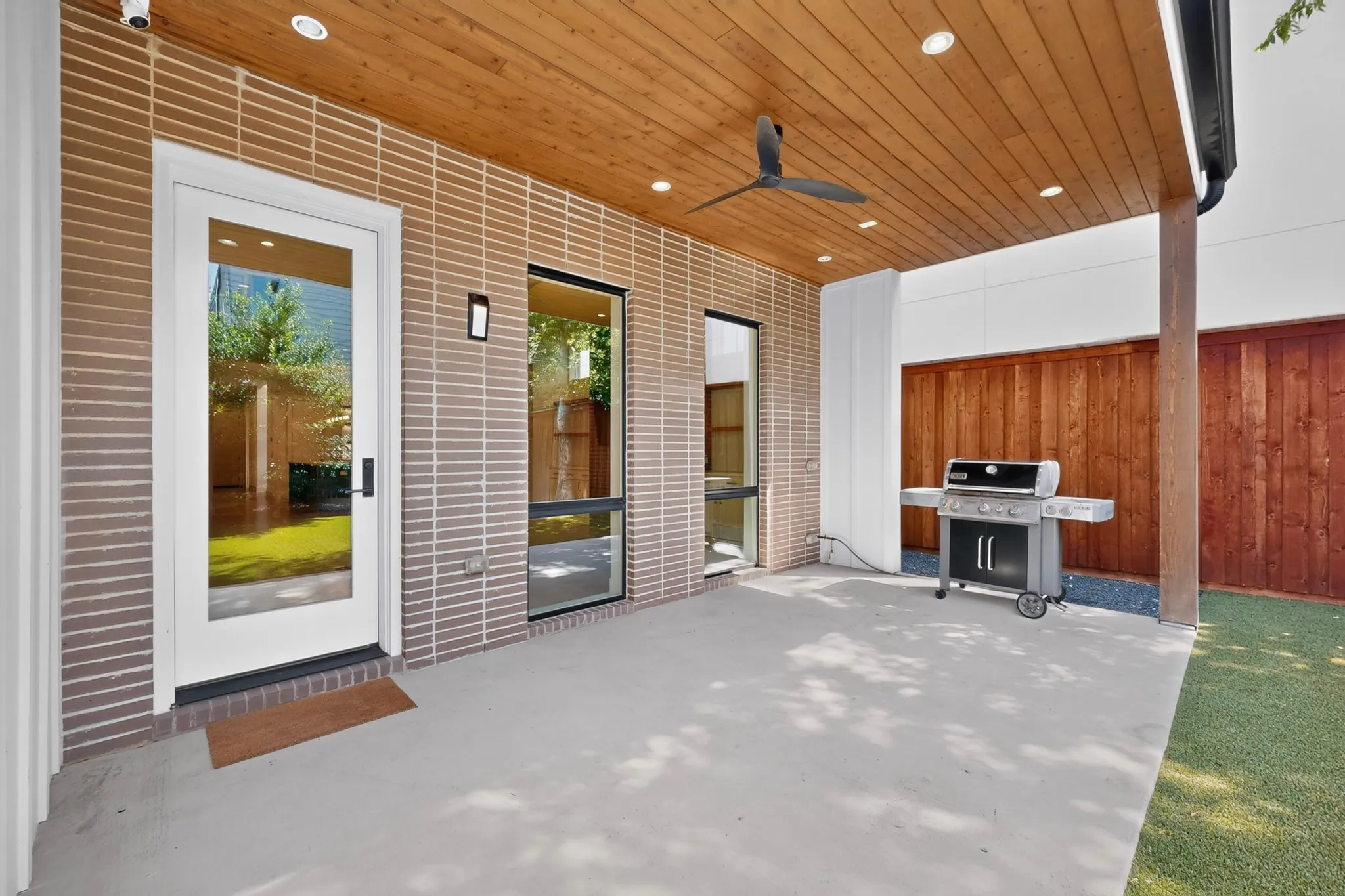 Single Family Residence For Sale in Dallas County , 5012 Mission Avenue, Dallas, Texas 75206, 4 Bedroom, 4 Bathroom, 2 Garage spaces, 2,840 Sqft, built in 2020, mls#21312975, Real Estate Agent in Dallas, Homes For Sale in Dallas county, Homes For Sale in Dallas, Realtor in Dallas Texas, Real Estate Brokerage Independent Realty Texas, Luminita Cordes Realtor