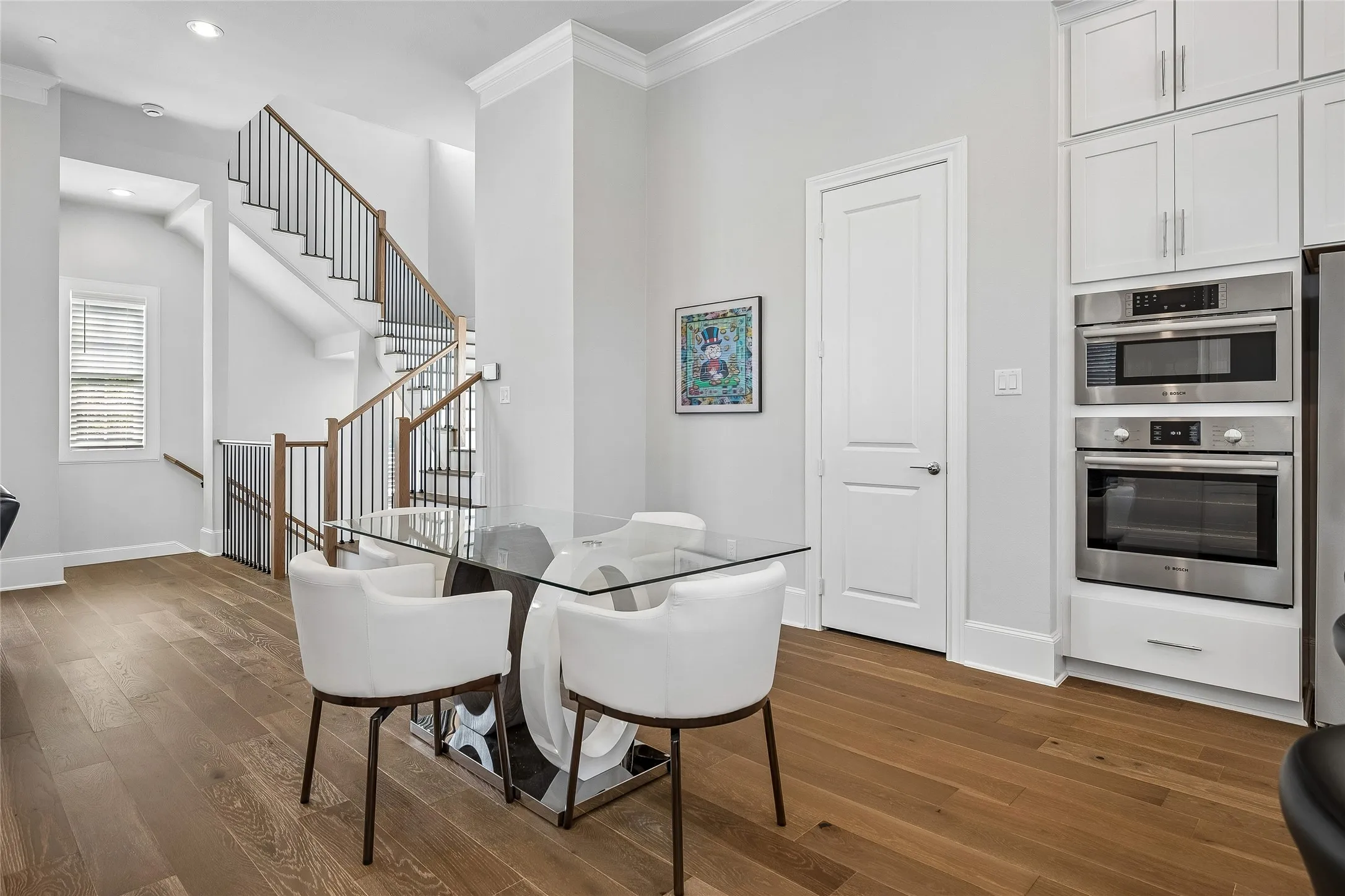 Nice eating area open to kitchen and family room
