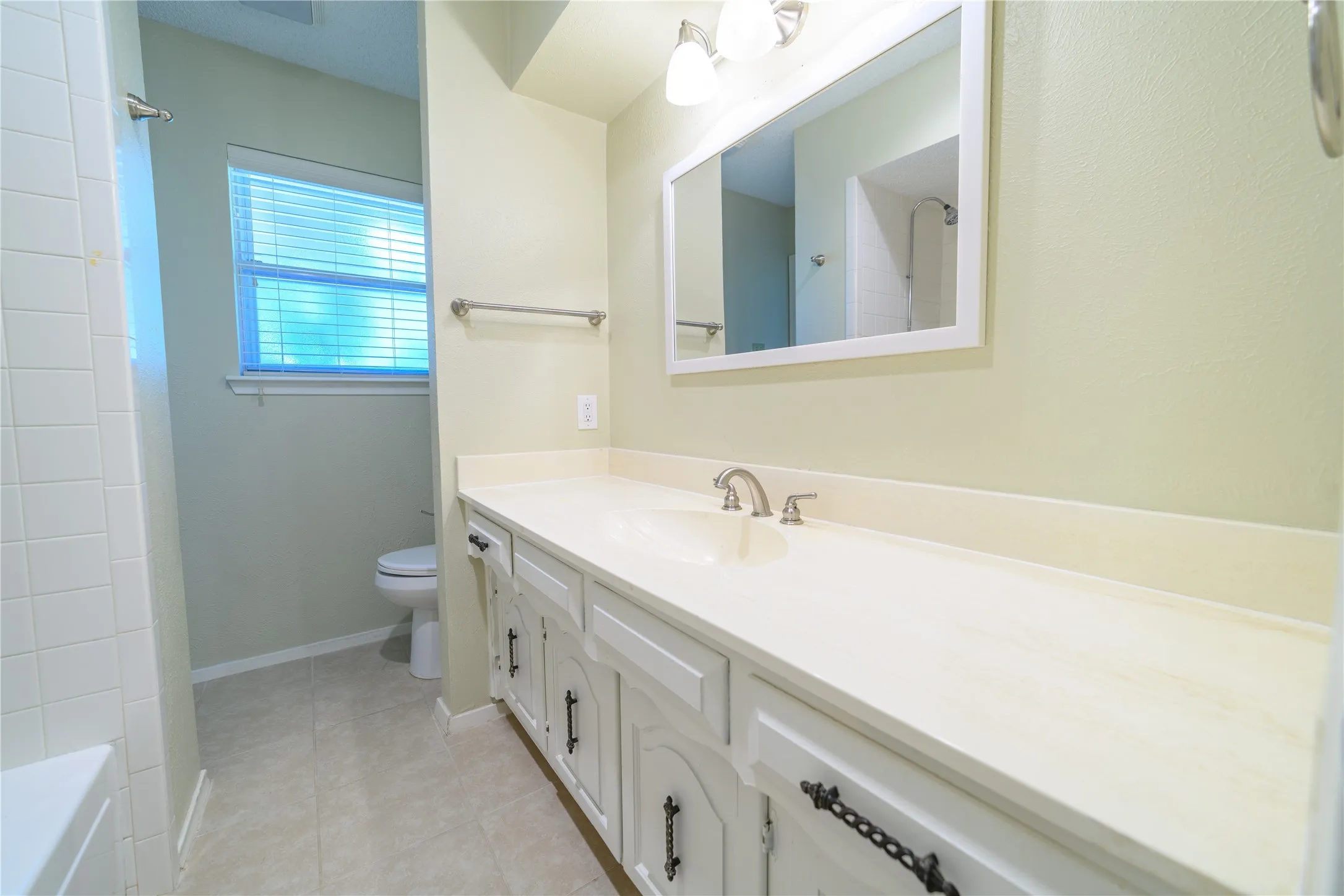 Single Family Residence For Rent in Dallas County , 111 Sunview Street, Sunnyvale, Texas 75182, 3 Bedrooms, 2 Bathrooms, 2 Garage spaces, 1,792 Sqft, built in 1975, Price $2,595, mls#21314120, Real Estate Agent in Sunnyvale, Homes For Rent in Dallas county, Homes For Rent in Sunnyvale, Realtor in Sunnyvale Texas, Real Estate Brokerage Independent Realty Texas, Luminita Cordes Realtor