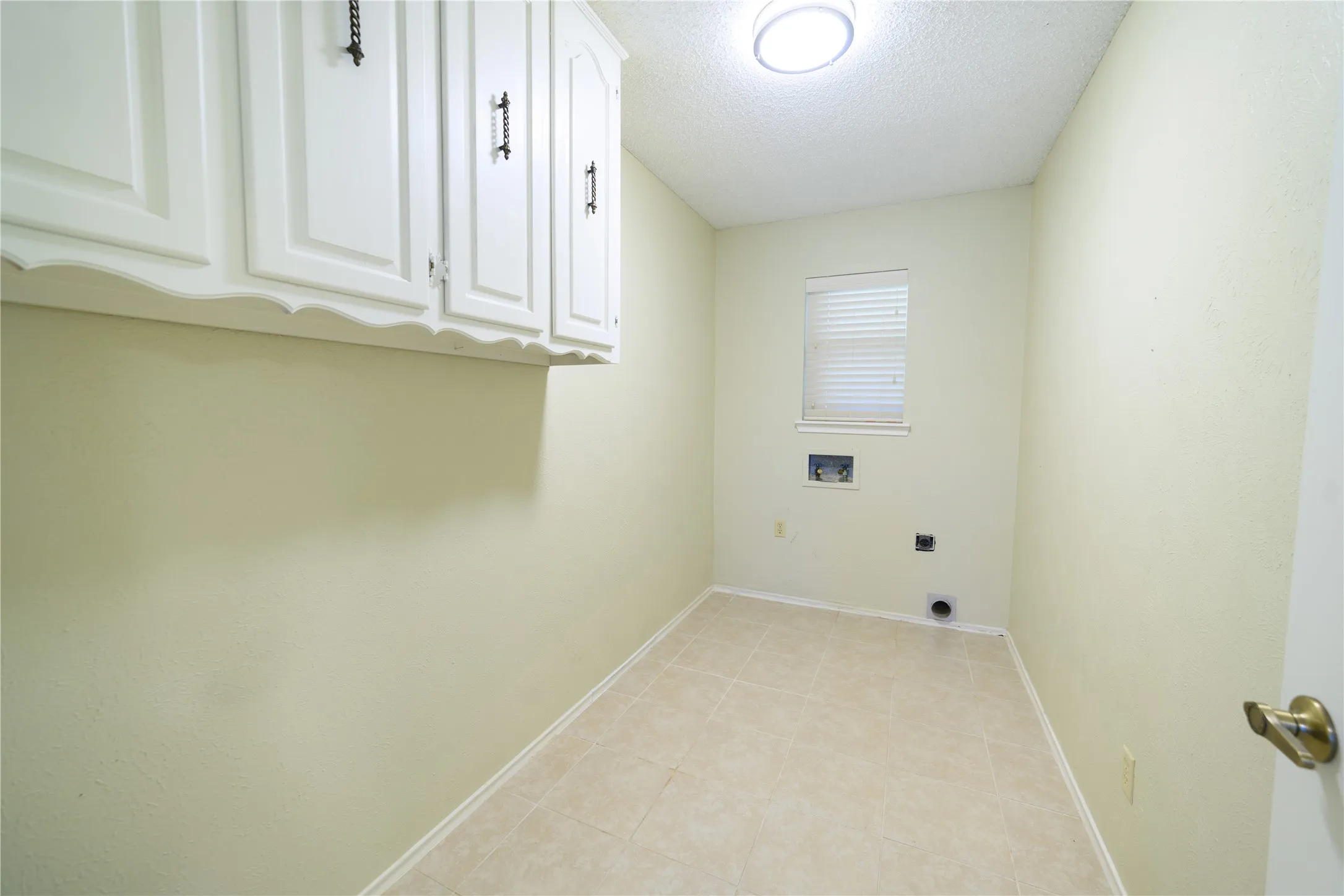 Single Family Residence For Rent in Dallas County , 111 Sunview Street, Sunnyvale, Texas 75182, 3 Bedrooms, 2 Bathrooms, 2 Garage spaces, 1,792 Sqft, built in 1975, Price $2,595, mls#21314120, Real Estate Agent in Sunnyvale, Homes For Rent in Dallas county, Homes For Rent in Sunnyvale, Realtor in Sunnyvale Texas, Real Estate Brokerage Independent Realty Texas, Luminita Cordes Realtor