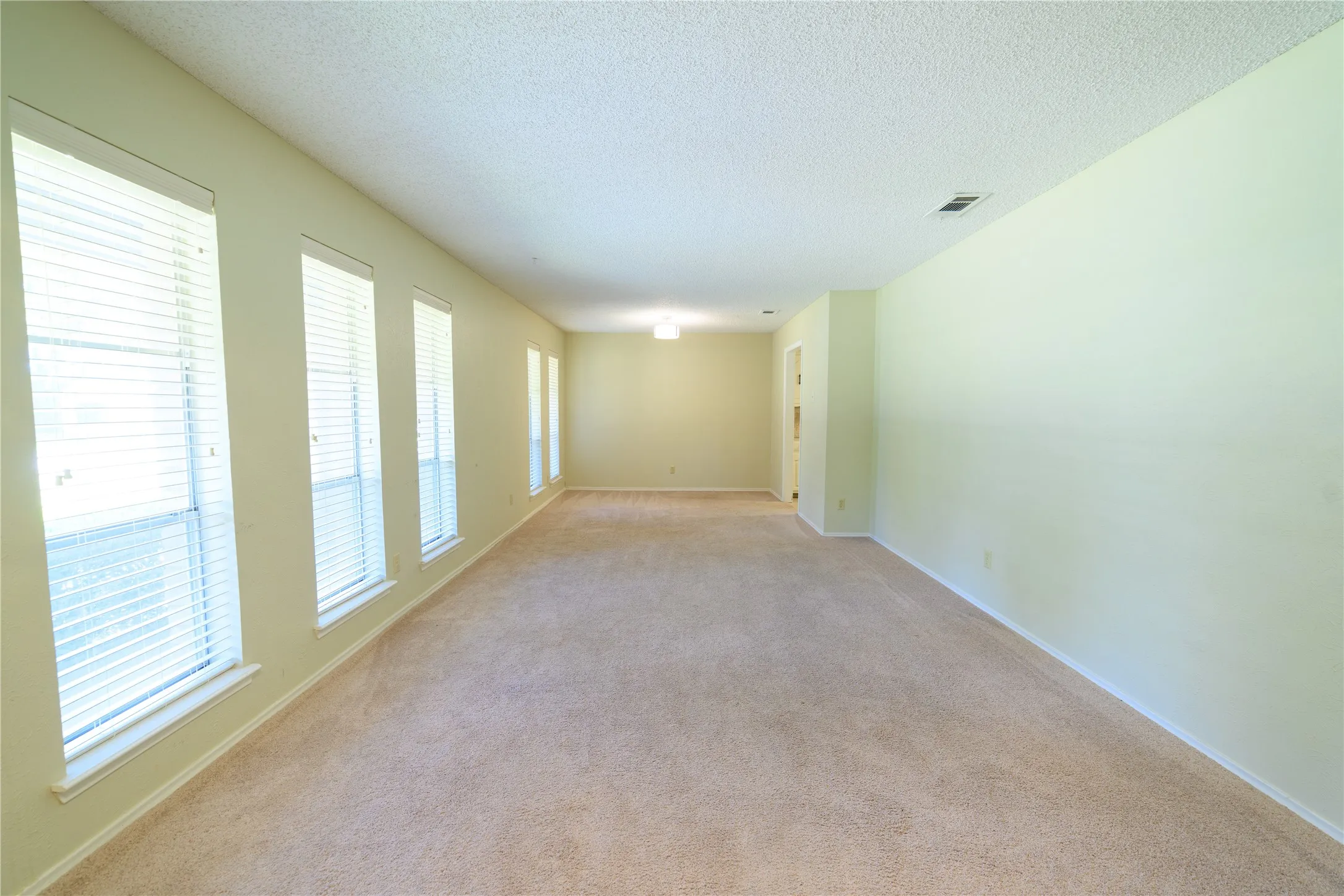 Single Family Residence For Rent in Dallas County , 111 Sunview Street, Sunnyvale, Texas 75182, 3 Bedrooms, 2 Bathrooms, 2 Garage spaces, 1,792 Sqft, built in 1975, Price $2,595, mls#21314120, Real Estate Agent in Sunnyvale, Homes For Rent in Dallas county, Homes For Rent in Sunnyvale, Realtor in Sunnyvale Texas, Real Estate Brokerage Independent Realty Texas, Luminita Cordes Realtor