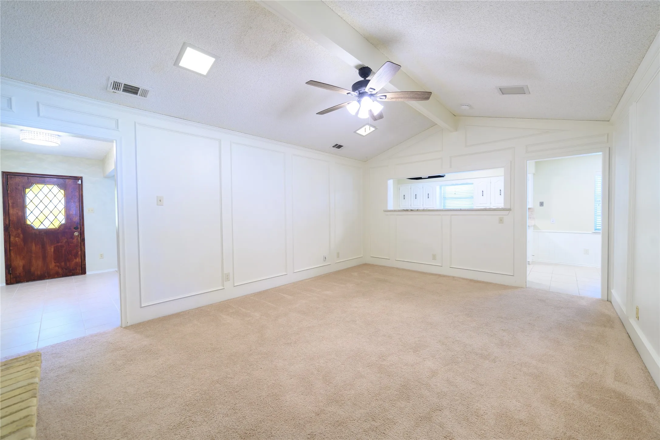 Single Family Residence For Rent in Dallas County , 111 Sunview Street, Sunnyvale, Texas 75182, 3 Bedrooms, 2 Bathrooms, 2 Garage spaces, 1,792 Sqft, built in 1975, Price $2,595, mls#21314120, Real Estate Agent in Sunnyvale, Homes For Rent in Dallas county, Homes For Rent in Sunnyvale, Realtor in Sunnyvale Texas, Real Estate Brokerage Independent Realty Texas, Luminita Cordes Realtor