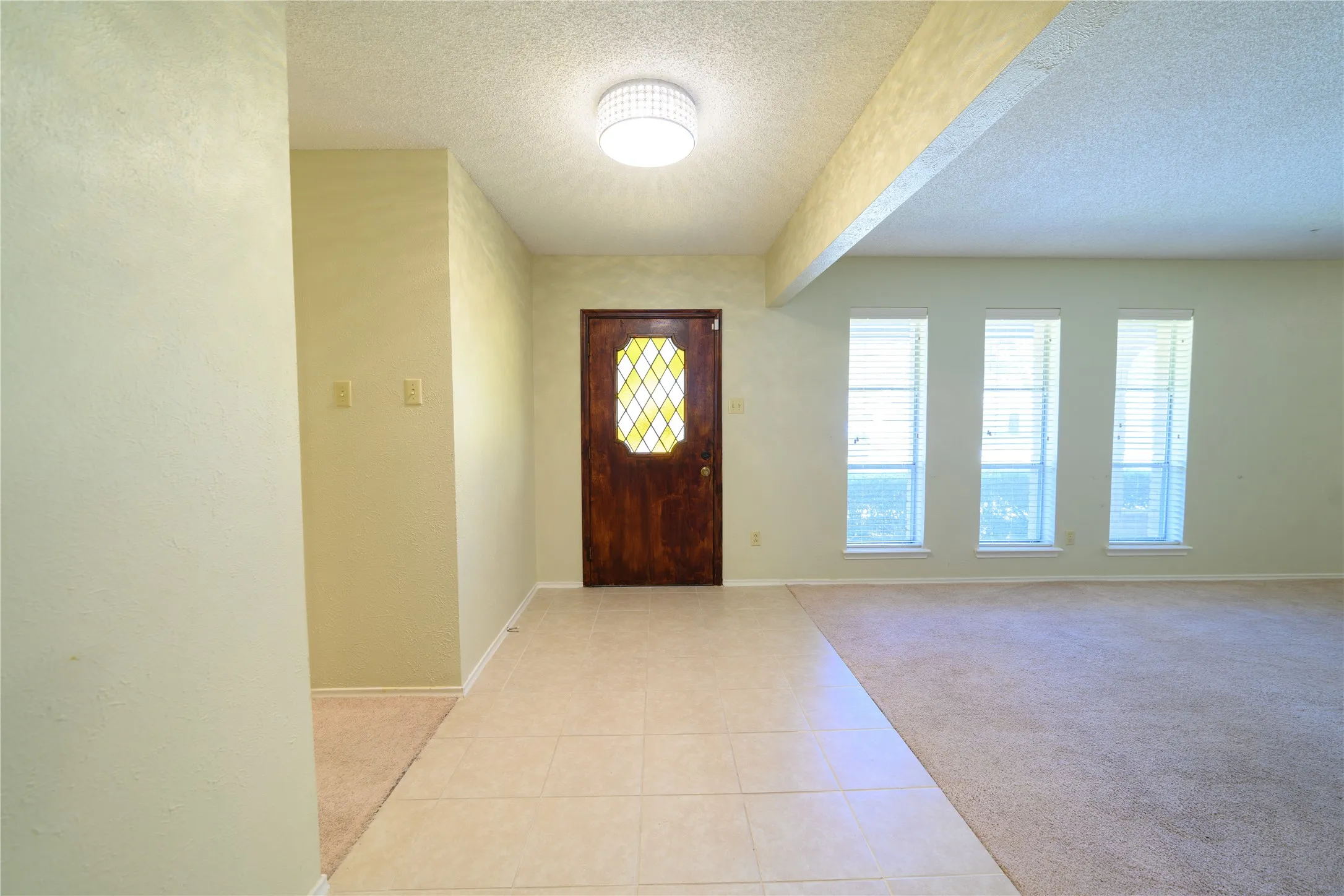 Single Family Residence For Rent in Dallas County , 111 Sunview Street, Sunnyvale, Texas 75182, 3 Bedrooms, 2 Bathrooms, 2 Garage spaces, 1,792 Sqft, built in 1975, Price $2,595, mls#21314120, Real Estate Agent in Sunnyvale, Homes For Rent in Dallas county, Homes For Rent in Sunnyvale, Realtor in Sunnyvale Texas, Real Estate Brokerage Independent Realty Texas, Luminita Cordes Realtor