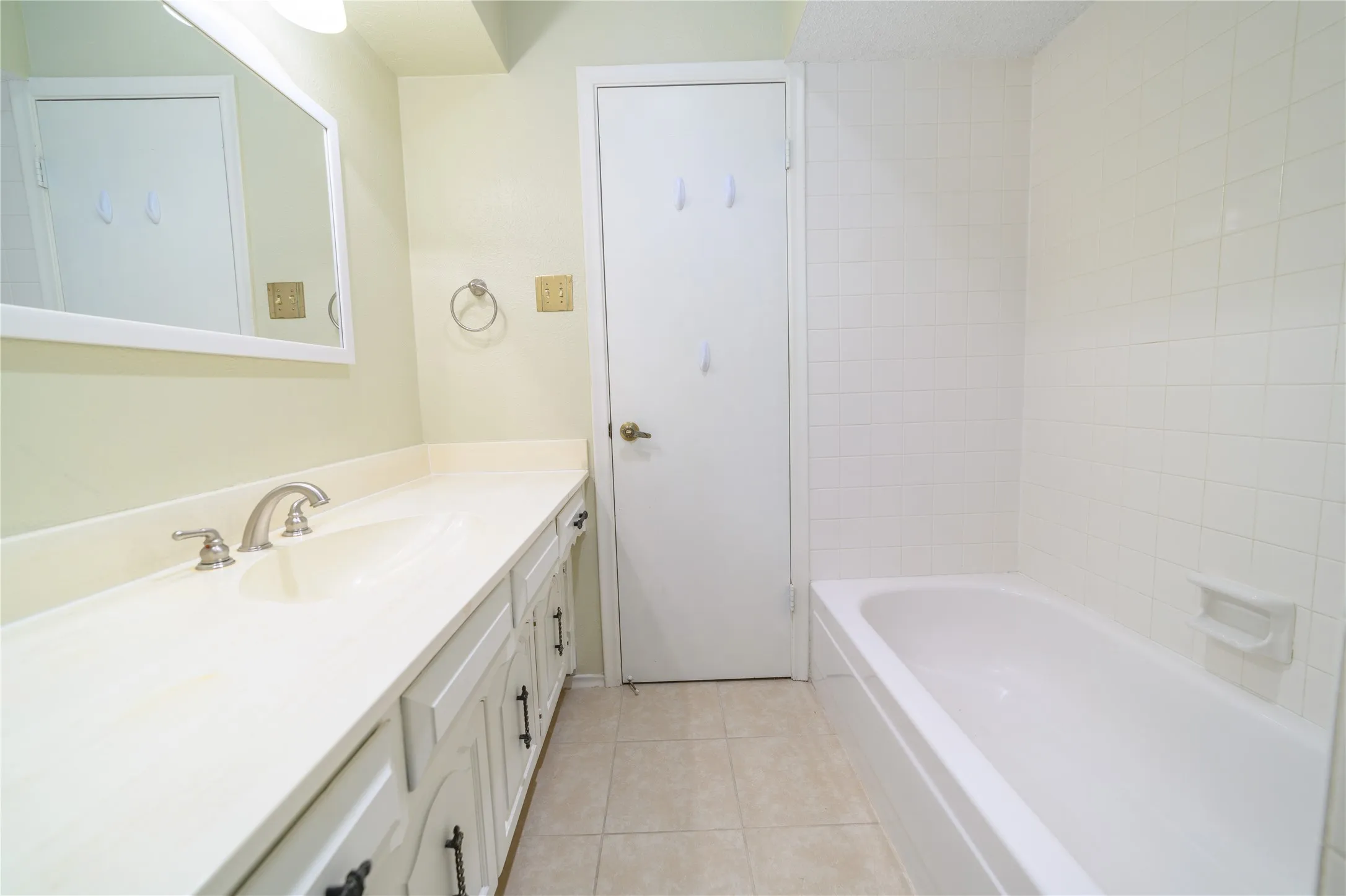 Single Family Residence For Rent in Dallas County , 111 Sunview Street, Sunnyvale, Texas 75182, 3 Bedrooms, 2 Bathrooms, 2 Garage spaces, 1,792 Sqft, built in 1975, Price $2,595, mls#21314120, Real Estate Agent in Sunnyvale, Homes For Rent in Dallas county, Homes For Rent in Sunnyvale, Realtor in Sunnyvale Texas, Real Estate Brokerage Independent Realty Texas, Luminita Cordes Realtor