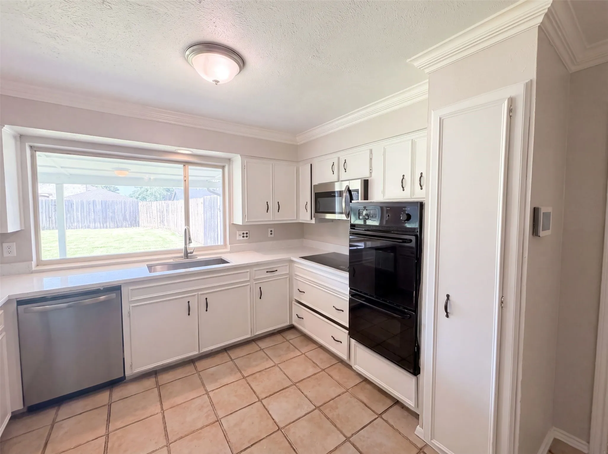 Single Family Residence For Sale in Dallas County , 1618 Woodcrest Lane, Carrollton, Texas 75006, 3 Bedroom, 2 Bathroom, 2 Garage spaces, 1,976 Sqft, built in 1970, mls#21314235, Real Estate Agent in Carrollton, Homes For Sale in Dallas county, Homes For Sale in Carrollton, Realtor in Carrollton Texas, Real Estate Brokerage Independent Realty Texas, Luminita Cordes Realtor