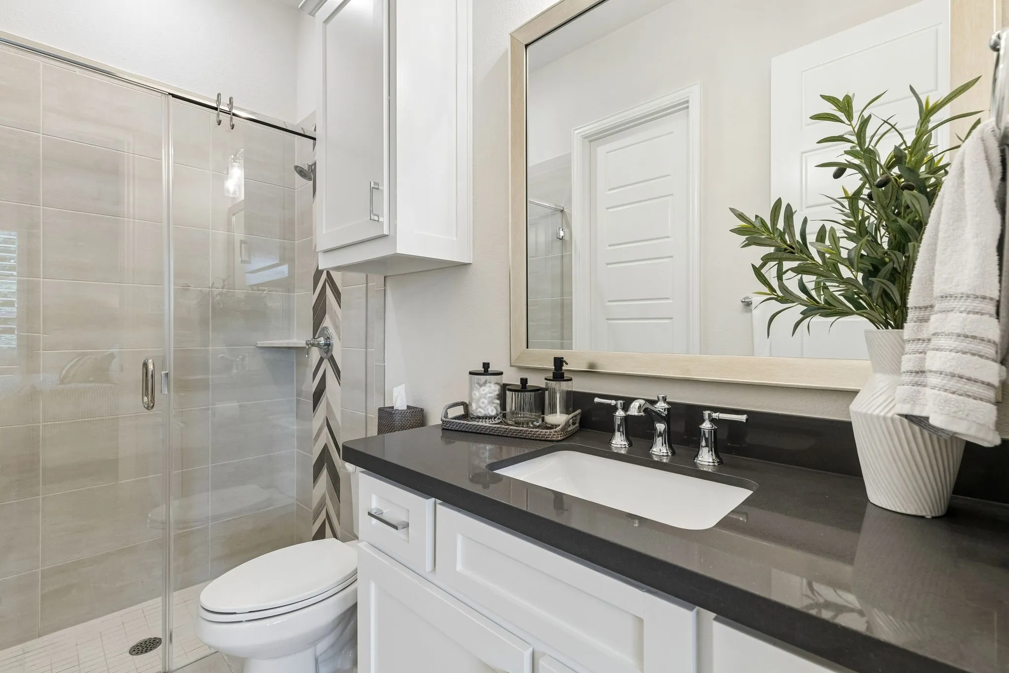 Single Family Residence For Sale in Collin County , 820 Shackleford Lane, Prosper, Texas 75078, 4 Bedroom, 5 Bathroom, 3 Garage spaces, 3,784 Sqft, built in 2019, mls#21313948, Real Estate Agent in Prosper, Homes For Sale in Collin county, Homes For Sale in Prosper, Realtor in Prosper Texas, Real Estate Brokerage Independent Realty Texas, Luminita Cordes Realtor