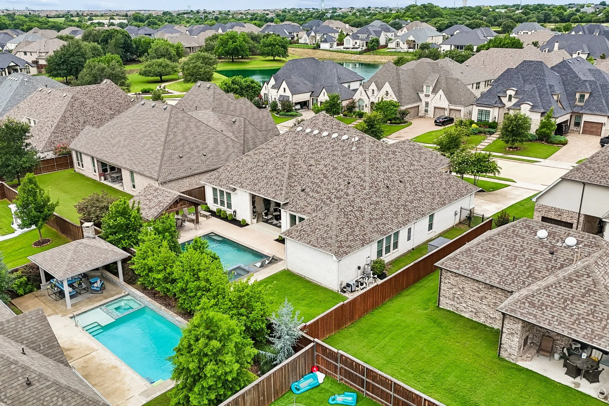 Single Family Residence For Sale in Collin County , 820 Shackleford Lane, Prosper, Texas 75078, 4 Bedroom, 5 Bathroom, 3 Garage spaces, 3,784 Sqft, built in 2019, mls#21313948, Real Estate Agent in Prosper, Homes For Sale in Collin county, Homes For Sale in Prosper, Realtor in Prosper Texas, Real Estate Brokerage Independent Realty Texas, Luminita Cordes Realtor