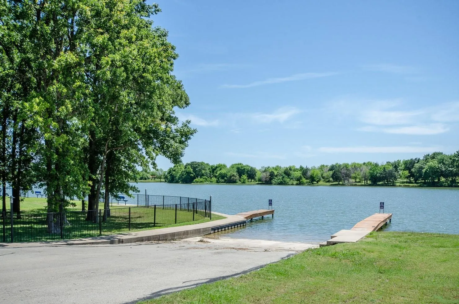 Single Family Residence For Sale in Navarro County , 123 Clubhouse Drive, Corsicana, Texas 75109, 3 Bedroom, 2 Bathroom, 2 Garage spaces, 1,948 Sqft, built in 2019, mls#21314243, Real Estate Agent in Corsicana, Homes For Sale in Navarro county, Homes For Sale in Corsicana, Realtor in Corsicana Texas, Real Estate Brokerage Independent Realty Texas, Luminita Cordes Realtor