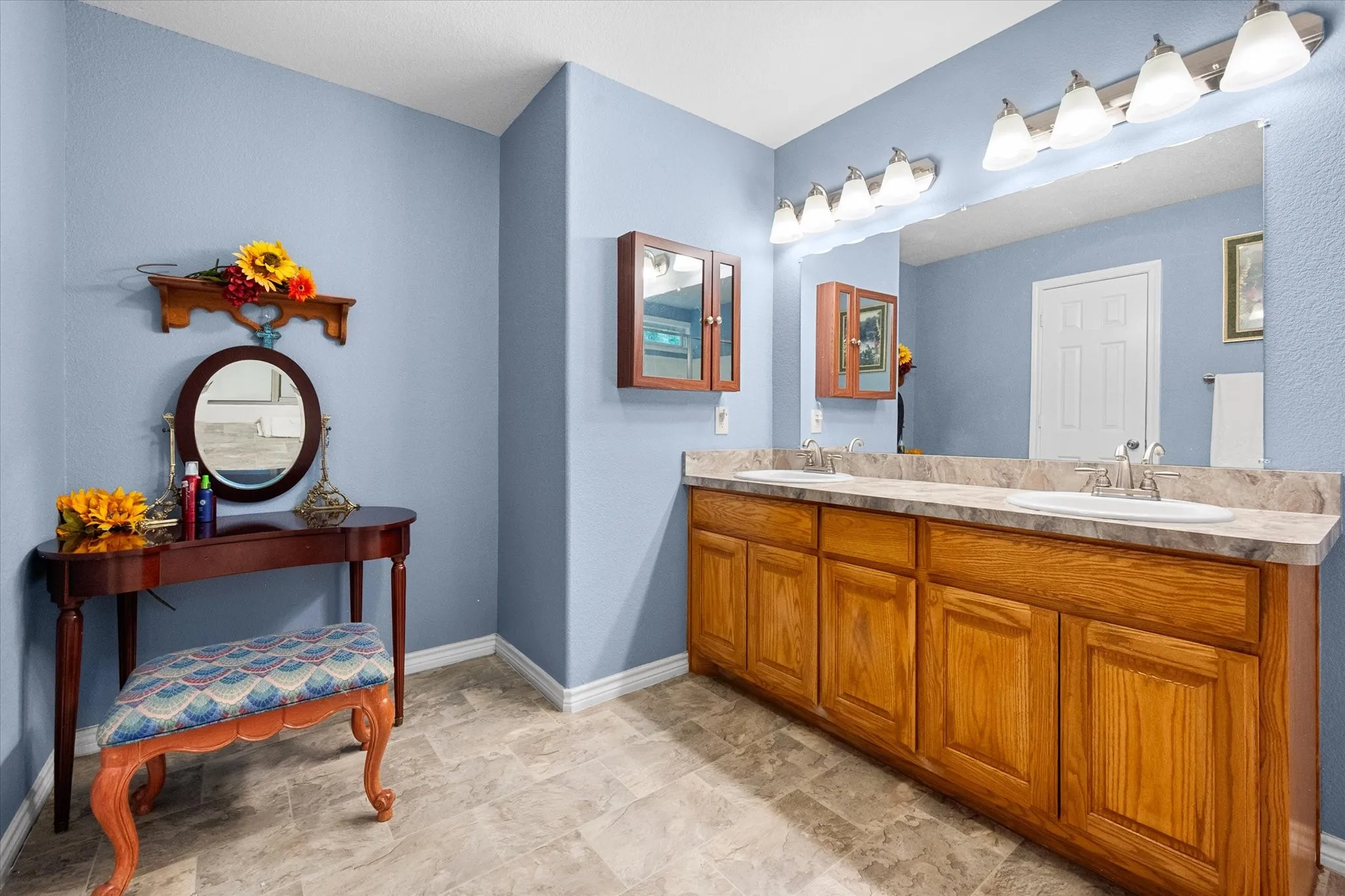 Single Family Residence For Sale in Navarro County , 123 Clubhouse Drive, Corsicana, Texas 75109, 3 Bedroom, 2 Bathroom, 2 Garage spaces, 1,948 Sqft, built in 2019, mls#21314243, Real Estate Agent in Corsicana, Homes For Sale in Navarro county, Homes For Sale in Corsicana, Realtor in Corsicana Texas, Real Estate Brokerage Independent Realty Texas, Luminita Cordes Realtor