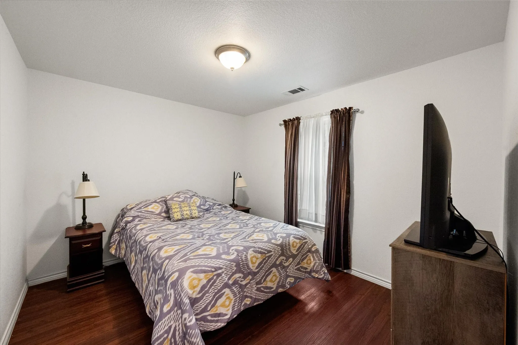Single Family Residence For Sale in Navarro County , 123 Clubhouse Drive, Corsicana, Texas 75109, 3 Bedroom, 2 Bathroom, 2 Garage spaces, 1,948 Sqft, built in 2019, mls#21314243, Real Estate Agent in Corsicana, Homes For Sale in Navarro county, Homes For Sale in Corsicana, Realtor in Corsicana Texas, Real Estate Brokerage Independent Realty Texas, Luminita Cordes Realtor