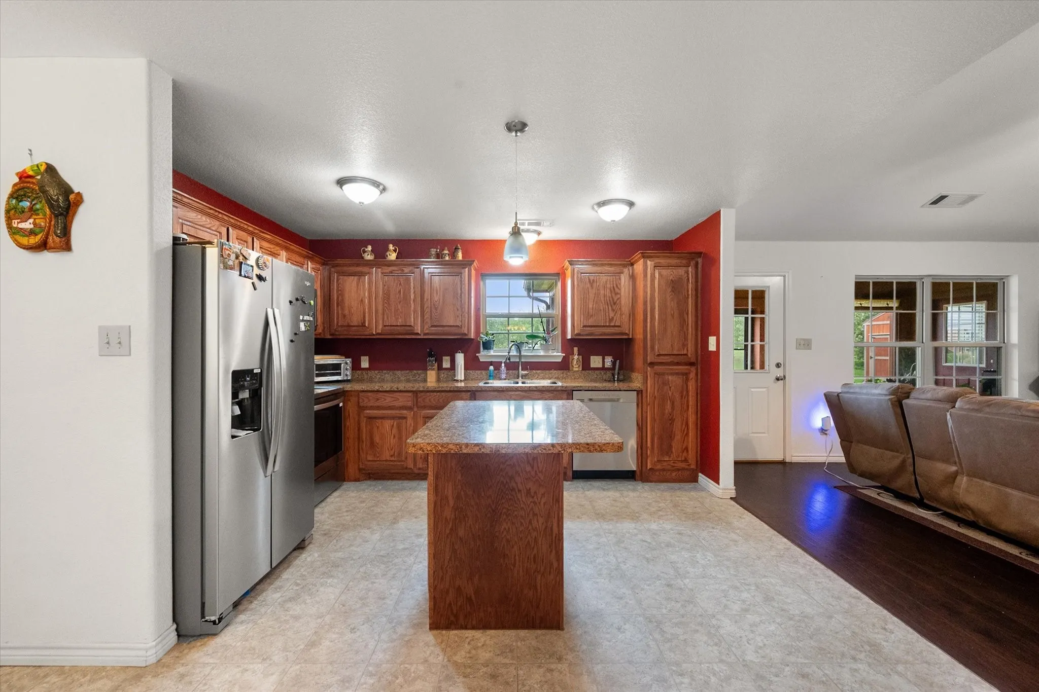 Single Family Residence For Sale in Navarro County , 123 Clubhouse Drive, Corsicana, Texas 75109, 3 Bedroom, 2 Bathroom, 2 Garage spaces, 1,948 Sqft, built in 2019, mls#21314243, Real Estate Agent in Corsicana, Homes For Sale in Navarro county, Homes For Sale in Corsicana, Realtor in Corsicana Texas, Real Estate Brokerage Independent Realty Texas, Luminita Cordes Realtor