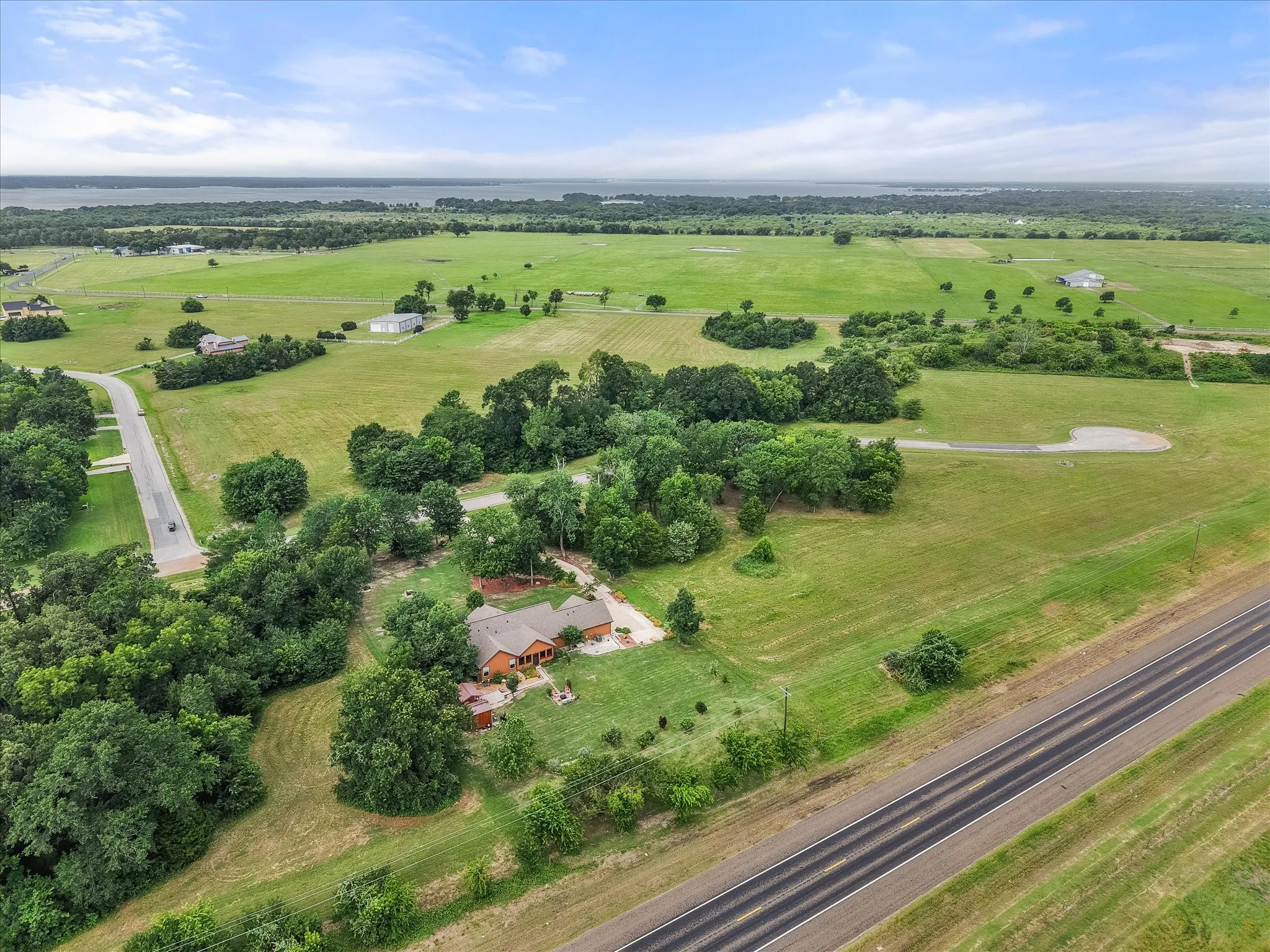 Single Family Residence For Sale in Navarro County , 123 Clubhouse Drive, Corsicana, Texas 75109, 3 Bedroom, 2 Bathroom, 2 Garage spaces, 1,948 Sqft, built in 2019, mls#21314243, Real Estate Agent in Corsicana, Homes For Sale in Navarro county, Homes For Sale in Corsicana, Realtor in Corsicana Texas, Real Estate Brokerage Independent Realty Texas, Luminita Cordes Realtor