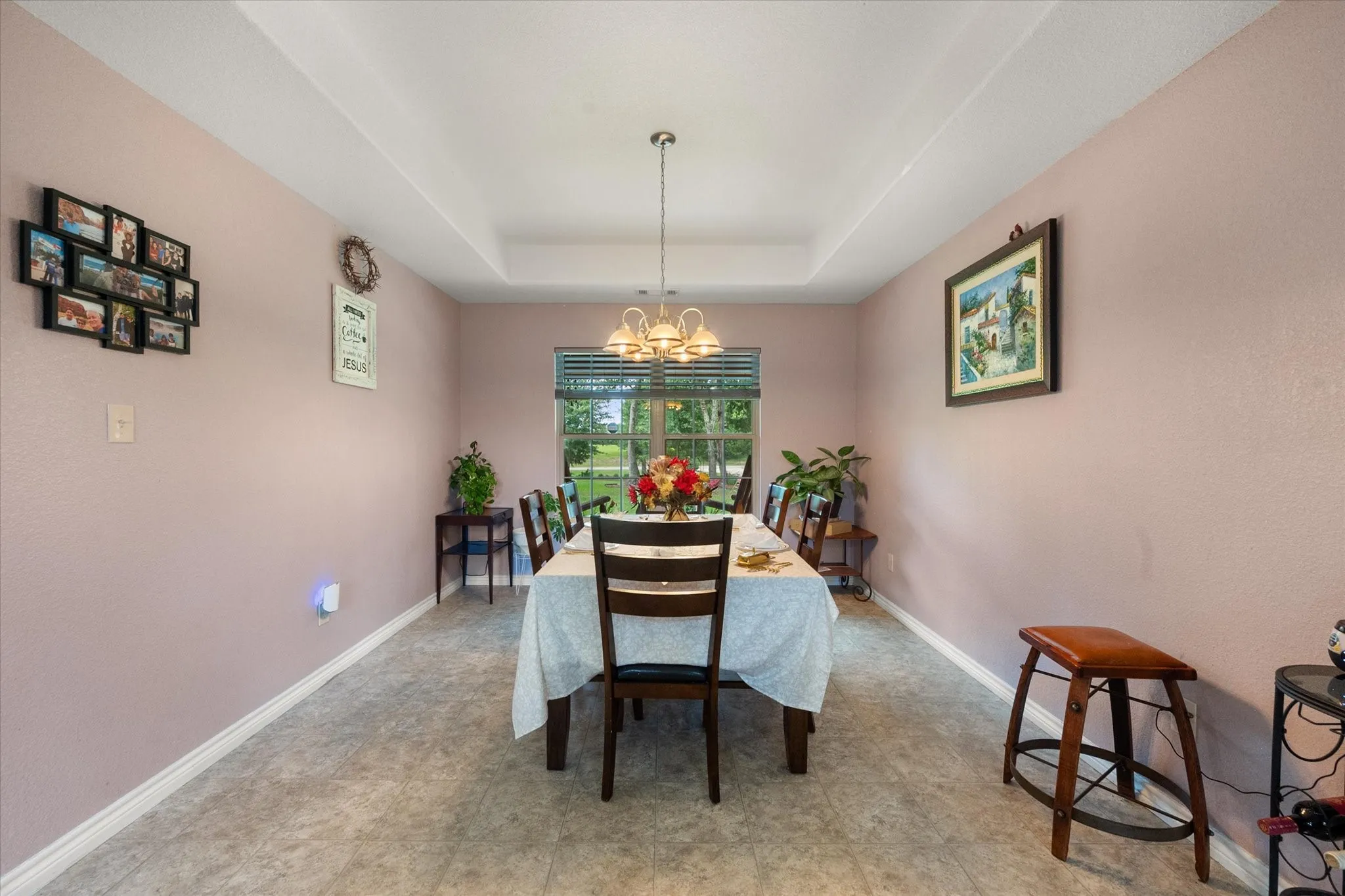 Single Family Residence For Sale in Navarro County , 123 Clubhouse Drive, Corsicana, Texas 75109, 3 Bedroom, 2 Bathroom, 2 Garage spaces, 1,948 Sqft, built in 2019, mls#21314243, Real Estate Agent in Corsicana, Homes For Sale in Navarro county, Homes For Sale in Corsicana, Realtor in Corsicana Texas, Real Estate Brokerage Independent Realty Texas, Luminita Cordes Realtor