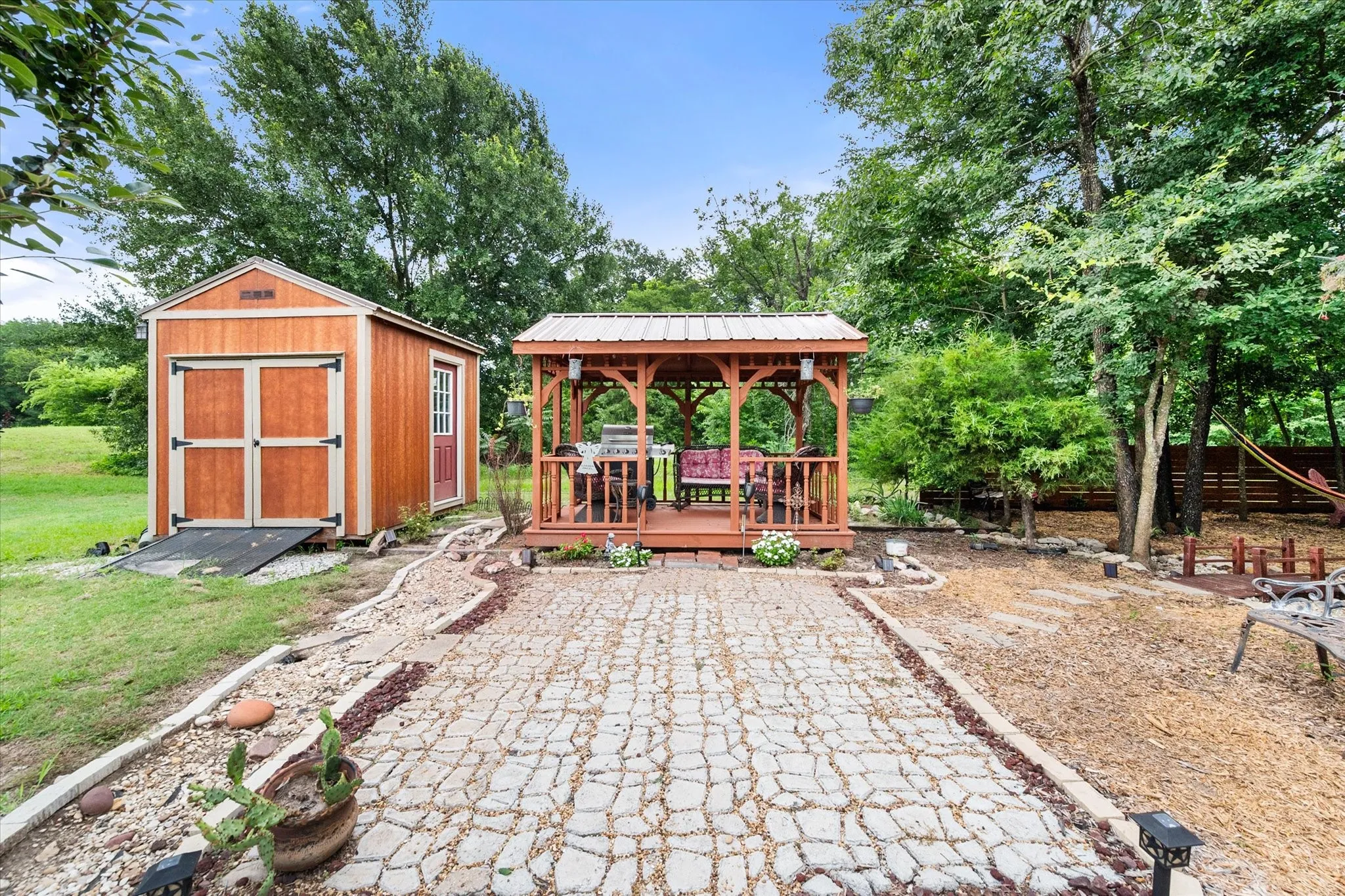 Single Family Residence For Sale in Navarro County , 123 Clubhouse Drive, Corsicana, Texas 75109, 3 Bedroom, 2 Bathroom, 2 Garage spaces, 1,948 Sqft, built in 2019, mls#21314243, Real Estate Agent in Corsicana, Homes For Sale in Navarro county, Homes For Sale in Corsicana, Realtor in Corsicana Texas, Real Estate Brokerage Independent Realty Texas, Luminita Cordes Realtor