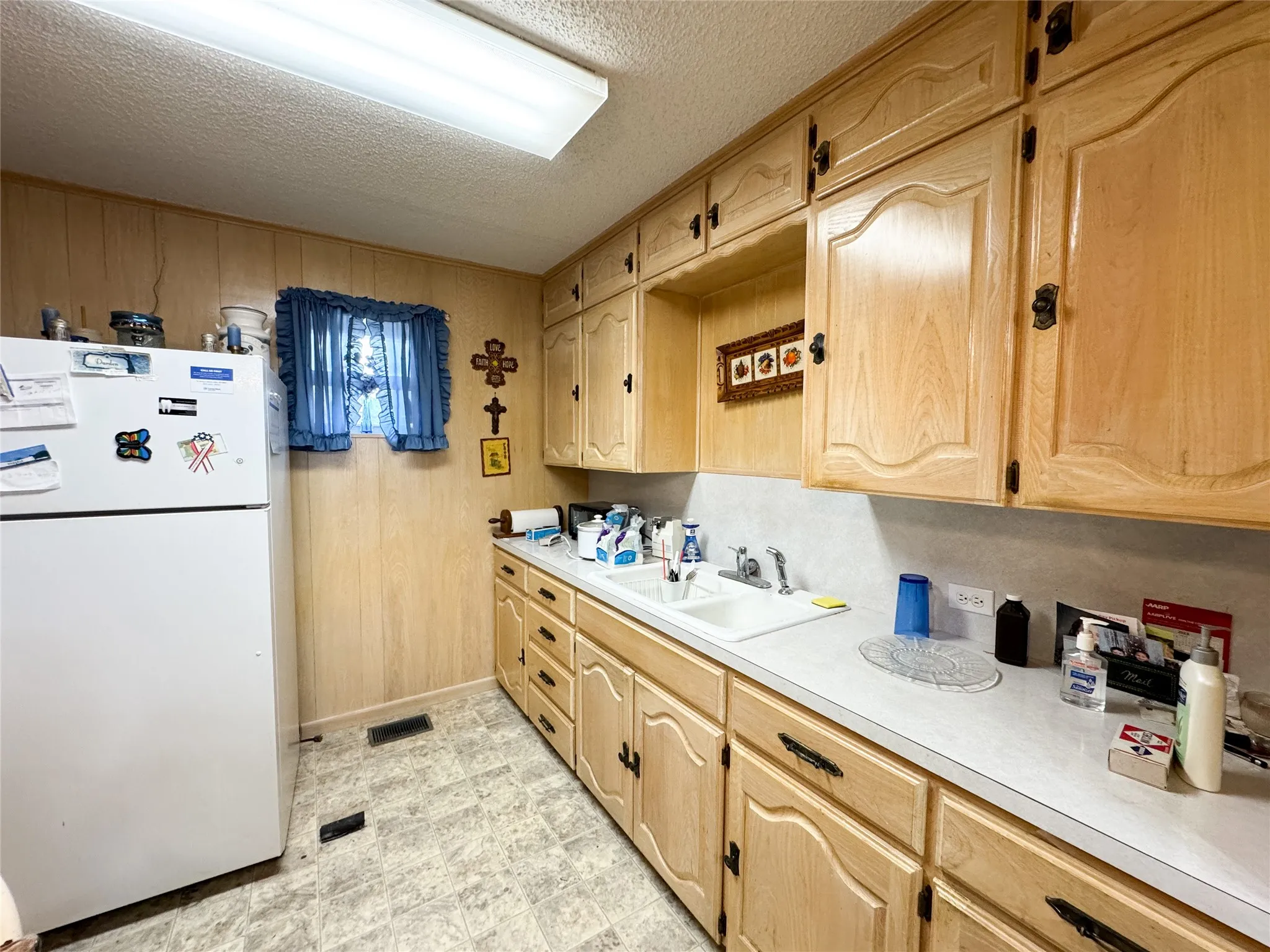 Single Family Residence For Sale in Haskell County , 918 N 6th Street, Haskell, Texas 79521, 2 Bedroom, 1 Bathroom, 2 Garage spaces, 1,070 Sqft, built in 1986, mls#21309620, Real Estate Agent in Haskell, Homes For Sale in Haskell county, Homes For Sale in Haskell, Realtor in Haskell Texas, Real Estate Brokerage Independent Realty Texas, Luminita Cordes Realtor