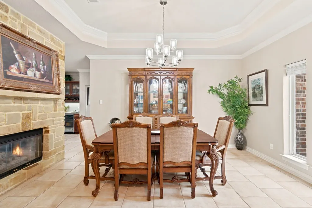 Single Family Residence For Sale in Tarrant County , 325 Driftwood Court, Azle, Texas 76020, 4 Bedroom, 4 Bathroom, 3 Garage spaces, 3,606 Sqft, built in 2002, mls#21307735, Real Estate Agent in Azle, Homes For Sale in Tarrant county, Homes For Sale in Azle, Realtor in Azle Texas, Real Estate Brokerage Independent Realty Texas, Luminita Cordes Realtor