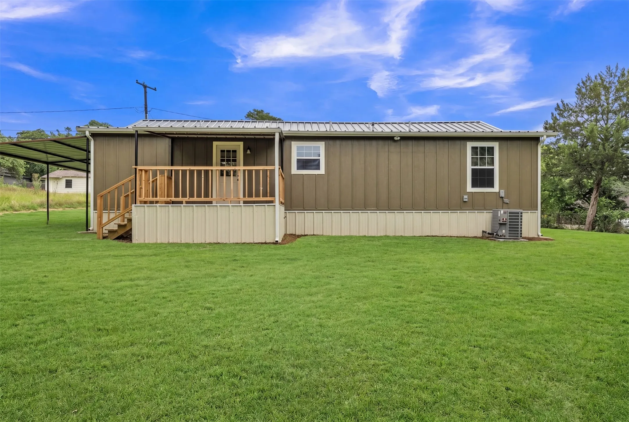Single Family Residence For Sale in Tarrant County , 6410 Renwood Drive, Fort Worth, Texas 76140, 3 Bedroom, 2 Bathroom, Garage spaces, 1,400 Sqft, built in 1954, mls#21311797, Real Estate Agent in Fort Worth, Homes For Sale in Tarrant county, Homes For Sale in Fort Worth, Realtor in Fort Worth Texas, Real Estate Brokerage Independent Realty Texas, Luminita Cordes Realtor