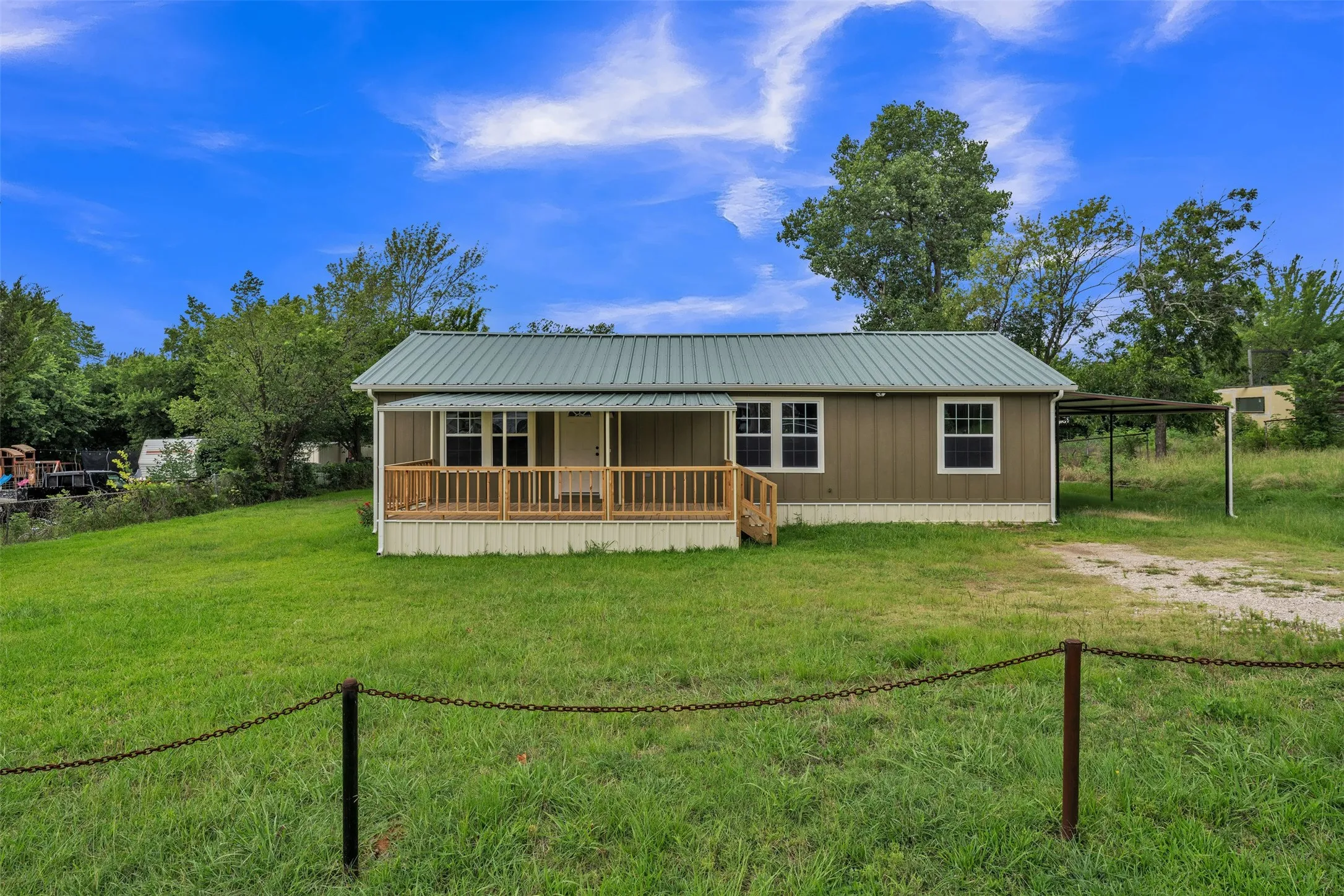 Single Family Residence For Sale in Tarrant County , 6410 Renwood Drive, Fort Worth, Texas 76140, 3 Bedroom, 2 Bathroom, Garage spaces, 1,400 Sqft, built in 1954, mls#21311797, Real Estate Agent in Fort Worth, Homes For Sale in Tarrant county, Homes For Sale in Fort Worth, Realtor in Fort Worth Texas, Real Estate Brokerage Independent Realty Texas, Luminita Cordes Realtor