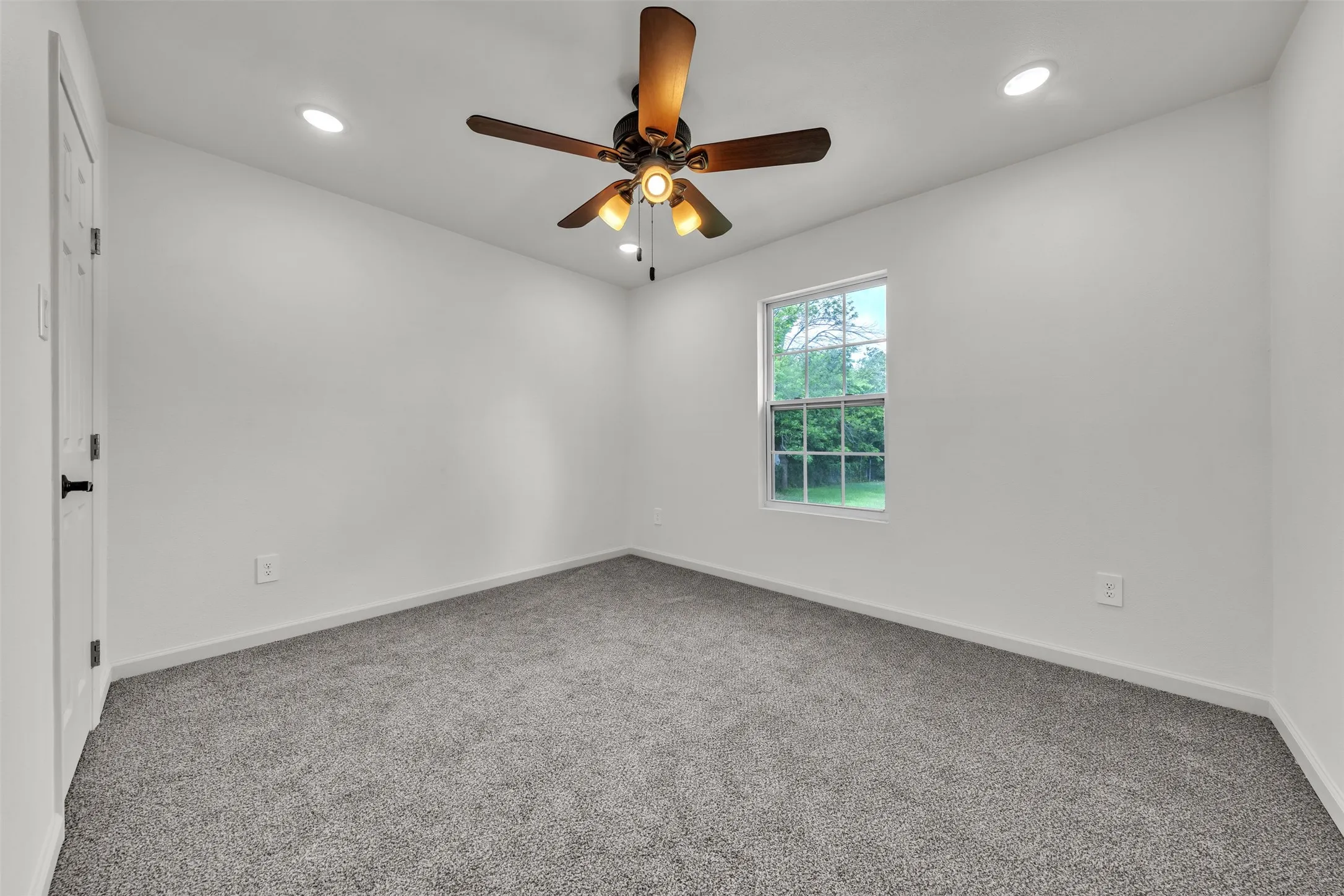 Single Family Residence For Sale in Tarrant County , 6410 Renwood Drive, Fort Worth, Texas 76140, 3 Bedroom, 2 Bathroom, Garage spaces, 1,400 Sqft, built in 1954, mls#21311797, Real Estate Agent in Fort Worth, Homes For Sale in Tarrant county, Homes For Sale in Fort Worth, Realtor in Fort Worth Texas, Real Estate Brokerage Independent Realty Texas, Luminita Cordes Realtor