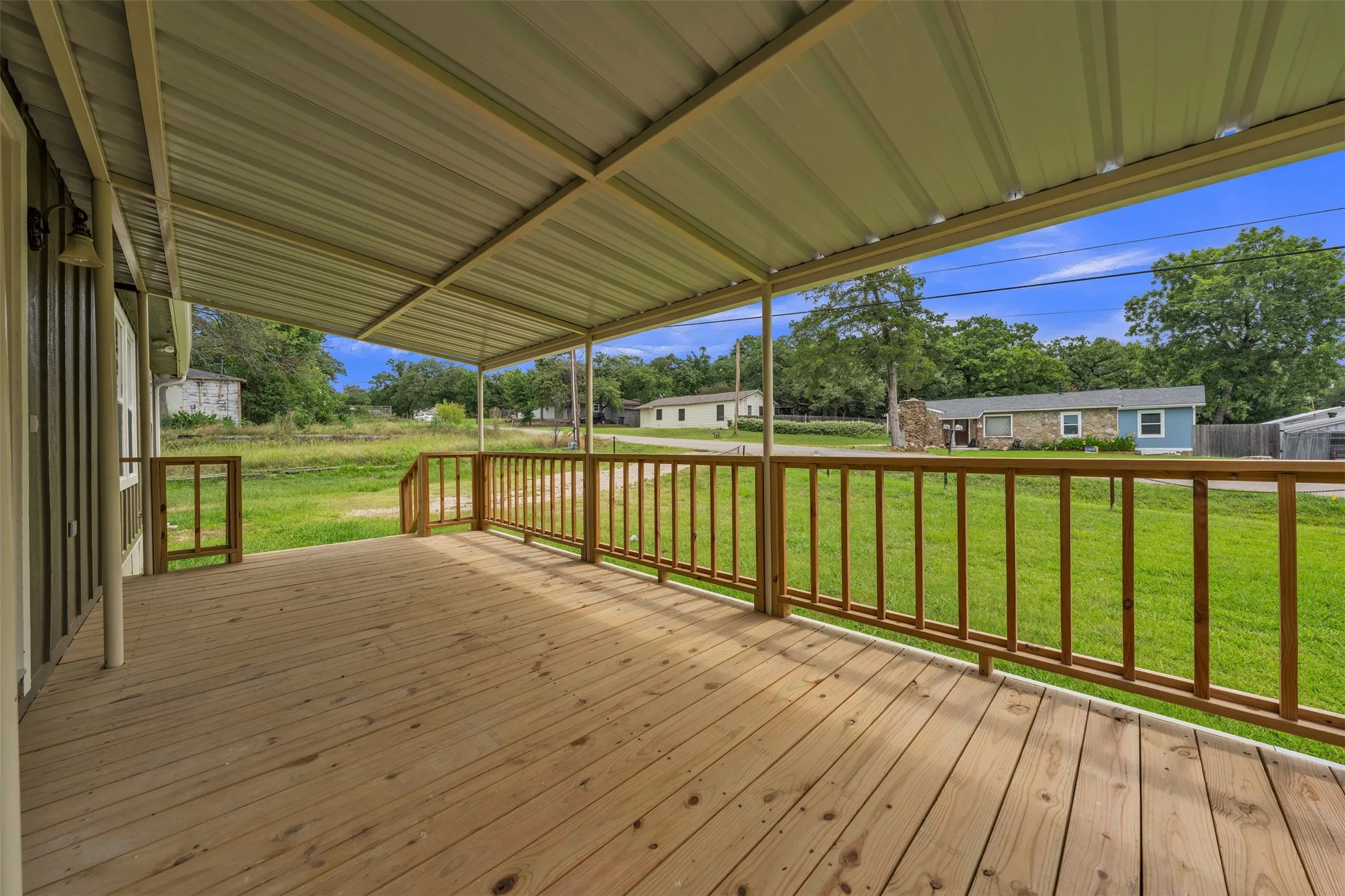 Single Family Residence For Sale in Tarrant County , 6410 Renwood Drive, Fort Worth, Texas 76140, 3 Bedroom, 2 Bathroom, Garage spaces, 1,400 Sqft, built in 1954, mls#21311797, Real Estate Agent in Fort Worth, Homes For Sale in Tarrant county, Homes For Sale in Fort Worth, Realtor in Fort Worth Texas, Real Estate Brokerage Independent Realty Texas, Luminita Cordes Realtor