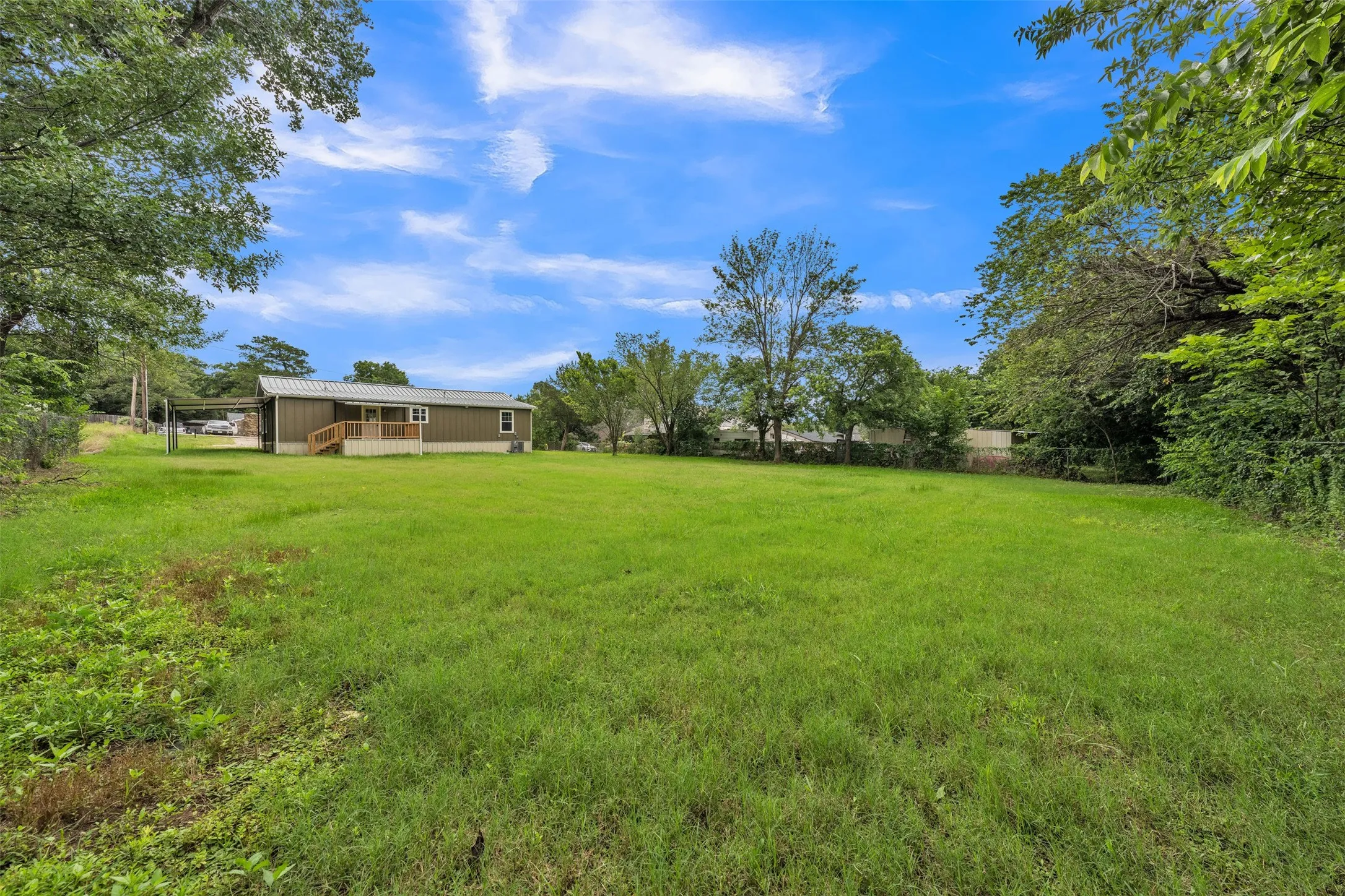 Single Family Residence For Sale in Tarrant County , 6410 Renwood Drive, Fort Worth, Texas 76140, 3 Bedroom, 2 Bathroom, Garage spaces, 1,400 Sqft, built in 1954, mls#21311797, Real Estate Agent in Fort Worth, Homes For Sale in Tarrant county, Homes For Sale in Fort Worth, Realtor in Fort Worth Texas, Real Estate Brokerage Independent Realty Texas, Luminita Cordes Realtor