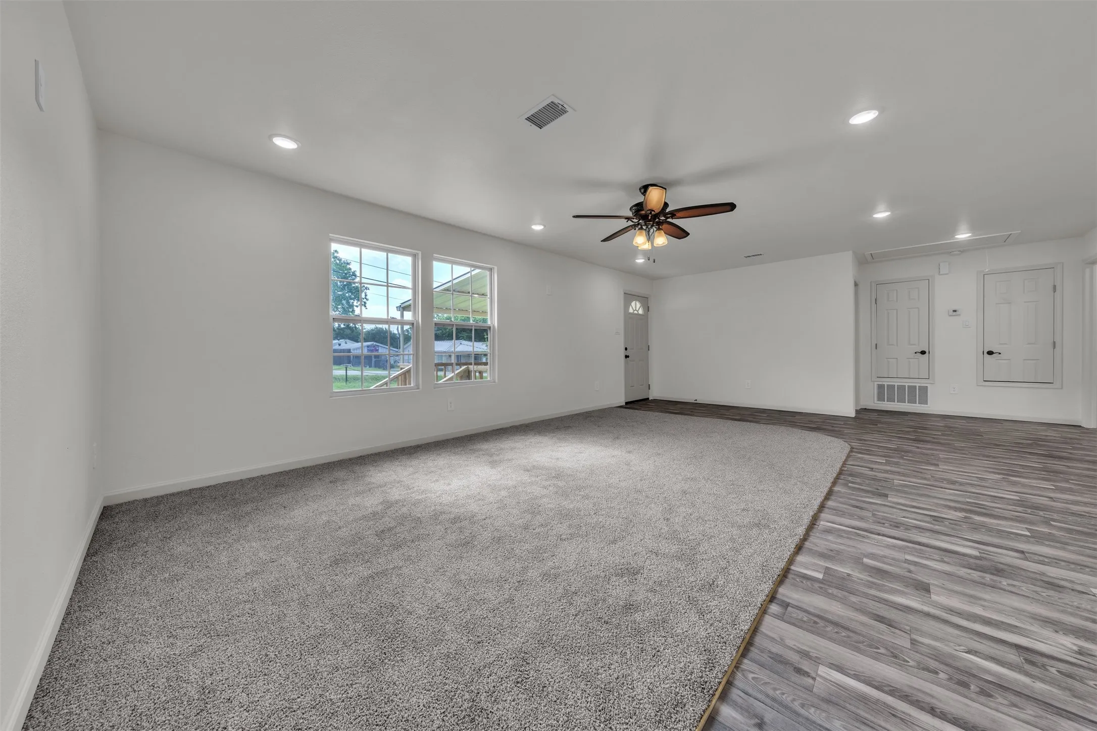 Single Family Residence For Sale in Tarrant County , 6410 Renwood Drive, Fort Worth, Texas 76140, 3 Bedroom, 2 Bathroom, Garage spaces, 1,400 Sqft, built in 1954, mls#21311797, Real Estate Agent in Fort Worth, Homes For Sale in Tarrant county, Homes For Sale in Fort Worth, Realtor in Fort Worth Texas, Real Estate Brokerage Independent Realty Texas, Luminita Cordes Realtor