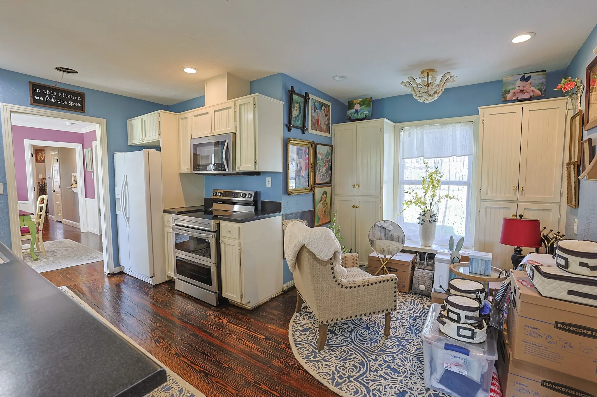 Single Family Residence For Sale in Palo Pinto County , 3661 S Highway 281, Mineral Wells, Texas 76067, 4 Bedroom, 2 Bathroom, Garage spaces, 2,420 Sqft, built in 1947, mls#21313745, Real Estate Agent in Mineral Wells, Homes For Sale in Palo Pinto county, Homes For Sale in Mineral Wells, Realtor in Mineral Wells Texas, Real Estate Brokerage Independent Realty Texas, Luminita Cordes Realtor