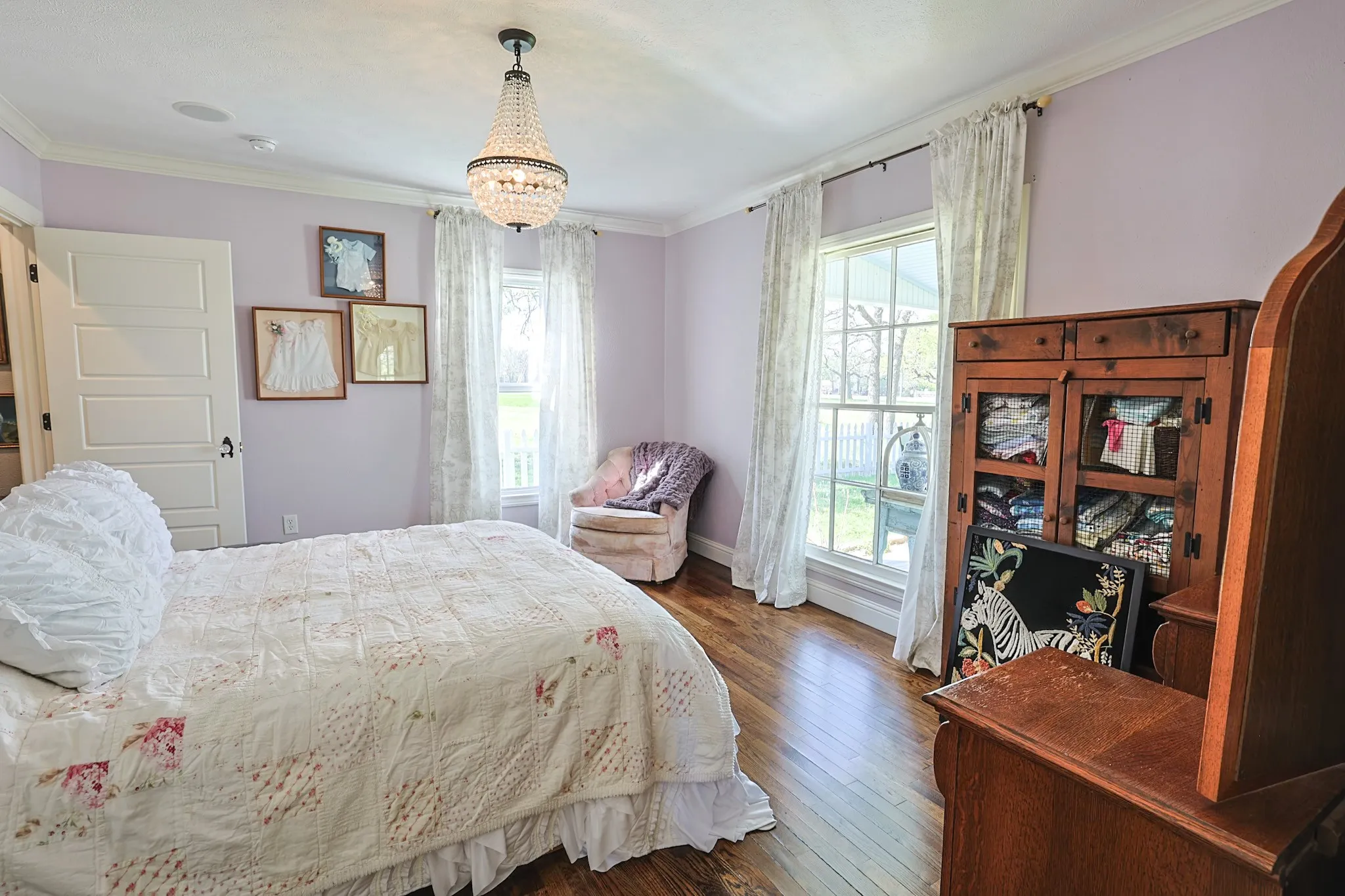 Single Family Residence For Sale in Palo Pinto County , 3661 S Highway 281, Mineral Wells, Texas 76067, 4 Bedroom, 2 Bathroom, Garage spaces, 2,420 Sqft, built in 1947, mls#21313745, Real Estate Agent in Mineral Wells, Homes For Sale in Palo Pinto county, Homes For Sale in Mineral Wells, Realtor in Mineral Wells Texas, Real Estate Brokerage Independent Realty Texas, Luminita Cordes Realtor