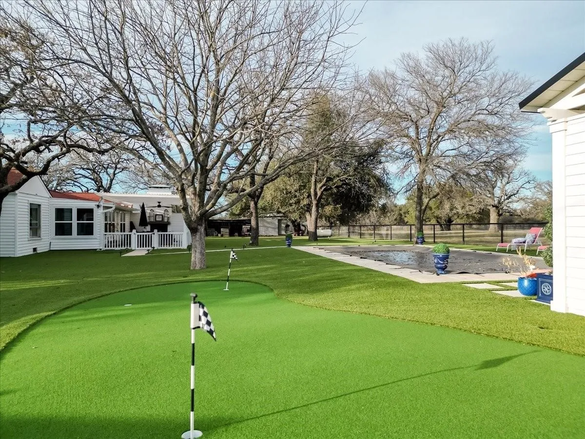 Single Family Residence For Sale in Palo Pinto County , 3661 S Highway 281, Mineral Wells, Texas 76067, 4 Bedroom, 2 Bathroom, Garage spaces, 2,420 Sqft, built in 1947, mls#21313745, Real Estate Agent in Mineral Wells, Homes For Sale in Palo Pinto county, Homes For Sale in Mineral Wells, Realtor in Mineral Wells Texas, Real Estate Brokerage Independent Realty Texas, Luminita Cordes Realtor
