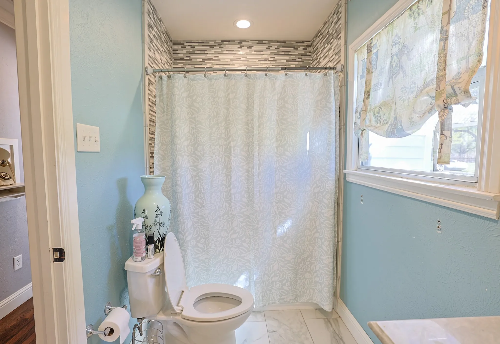 Single Family Residence For Sale in Palo Pinto County , 3661 S Highway 281, Mineral Wells, Texas 76067, 4 Bedroom, 2 Bathroom, Garage spaces, 2,420 Sqft, built in 1947, mls#21313745, Real Estate Agent in Mineral Wells, Homes For Sale in Palo Pinto county, Homes For Sale in Mineral Wells, Realtor in Mineral Wells Texas, Real Estate Brokerage Independent Realty Texas, Luminita Cordes Realtor