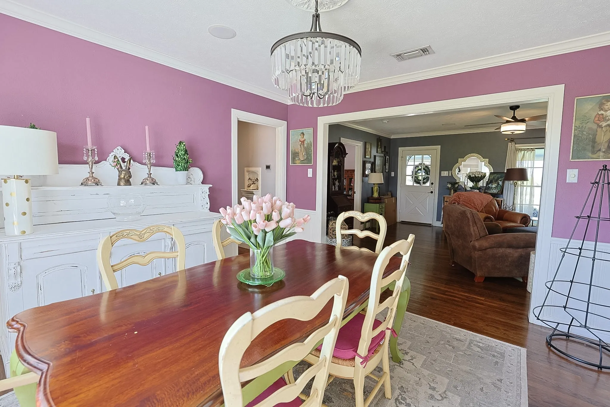 Single Family Residence For Sale in Palo Pinto County , 3661 S Highway 281, Mineral Wells, Texas 76067, 4 Bedroom, 2 Bathroom, Garage spaces, 2,420 Sqft, built in 1947, mls#21313745, Real Estate Agent in Mineral Wells, Homes For Sale in Palo Pinto county, Homes For Sale in Mineral Wells, Realtor in Mineral Wells Texas, Real Estate Brokerage Independent Realty Texas, Luminita Cordes Realtor