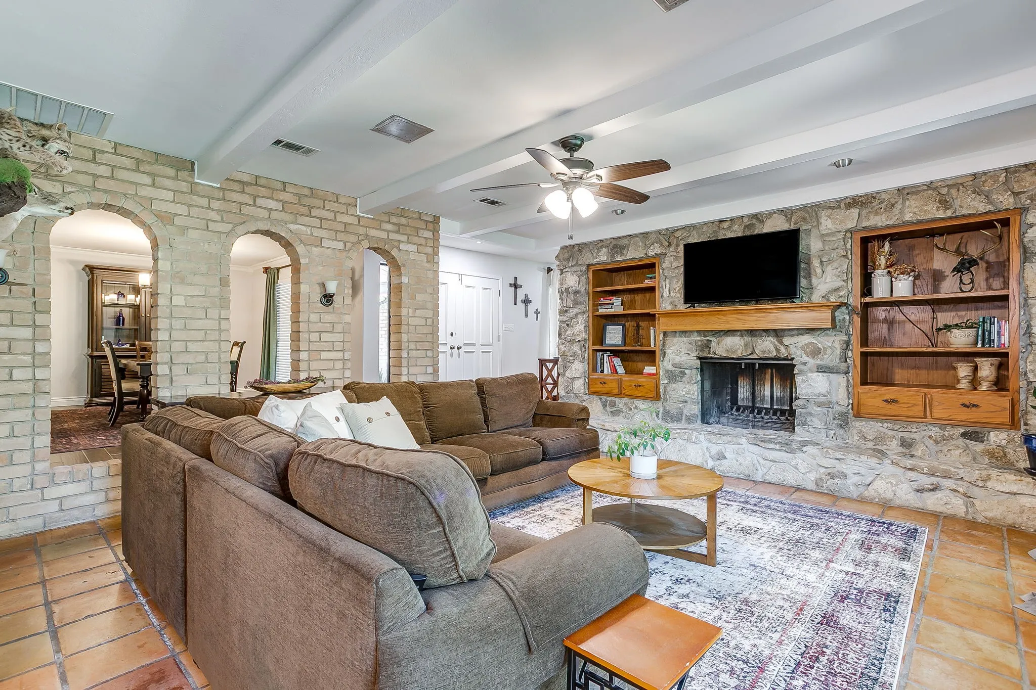 Living Room/Den