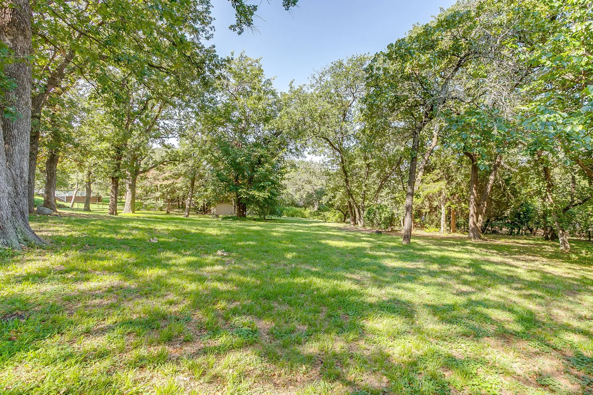 Single Family Residence For Sale in Tarrant County , 1410 Mary Court, Keller, Texas 76262, 3 Bedroom, 3 Bathroom, 2 Garage spaces, 2,289 Sqft, built in 1973, mls#21314210, Real Estate Agent in Keller, Homes For Sale in Tarrant county, Homes For Sale in Keller, Realtor in Keller Texas, Real Estate Brokerage Independent Realty Texas, Luminita Cordes Realtor