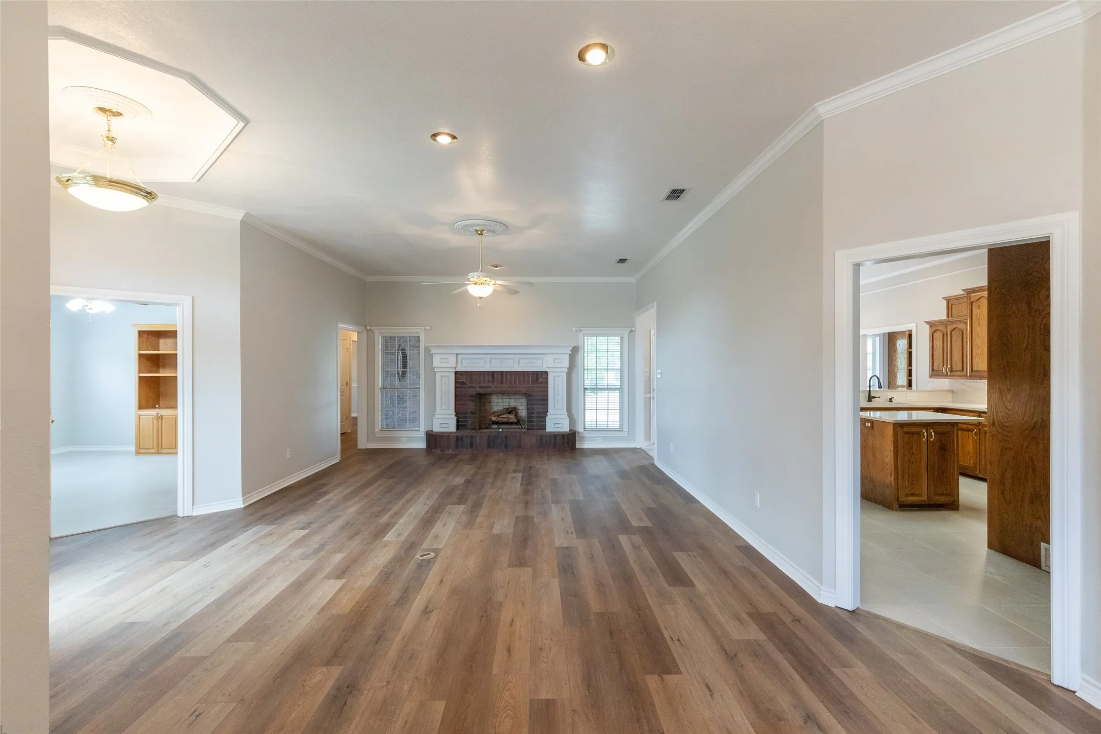 Single Family Residence For Sale in Taylor County , 5433 Meadow Drive, Abilene, Texas 79606, 4 Bedroom, 5 Bathroom, 3 Garage spaces, 3,706 Sqft, built in 1997, mls#21308398, Real Estate Agent in Abilene, Homes For Sale in Taylor county, Homes For Sale in Abilene, Realtor in Abilene Texas, Real Estate Brokerage Independent Realty Texas, Luminita Cordes Realtor