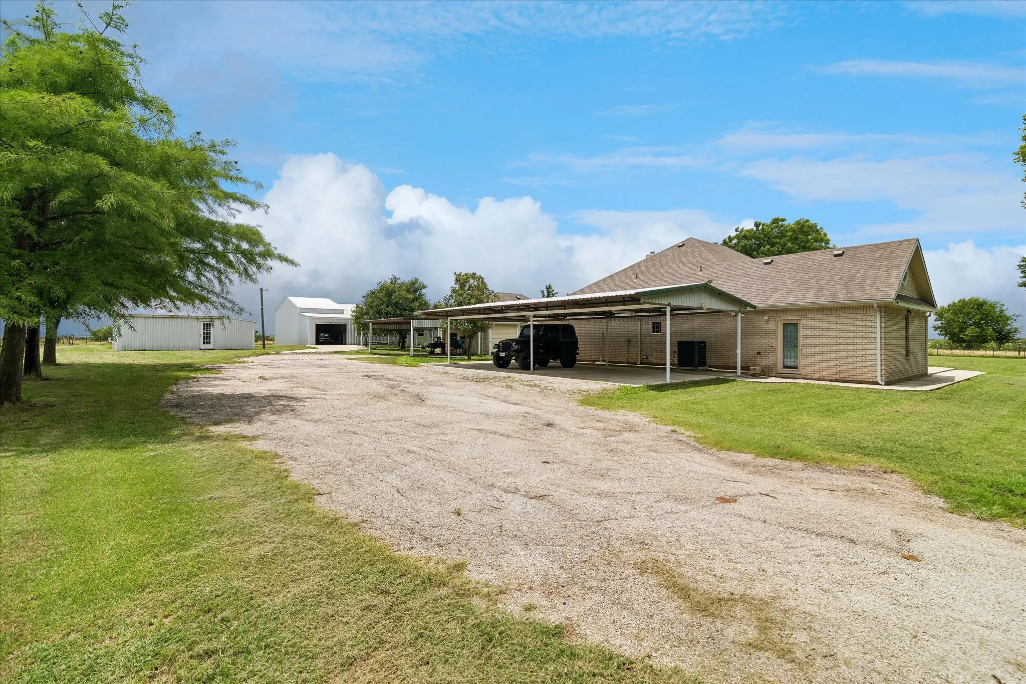 Farm For Sale in Denton County , 3007 Mc Reynolds Road, Sanger, Texas 76266, 5 Bedroom, 4 Bathroom, 2 Garage spaces, 3,616 Sqft, built in 1995, mls#21303145, Real Estate Agent in Sanger, Homes For Sale in Denton county, Homes For Sale in Sanger, Realtor in Sanger Texas, Real Estate Brokerage Independent Realty Texas, Luminita Cordes Realtor