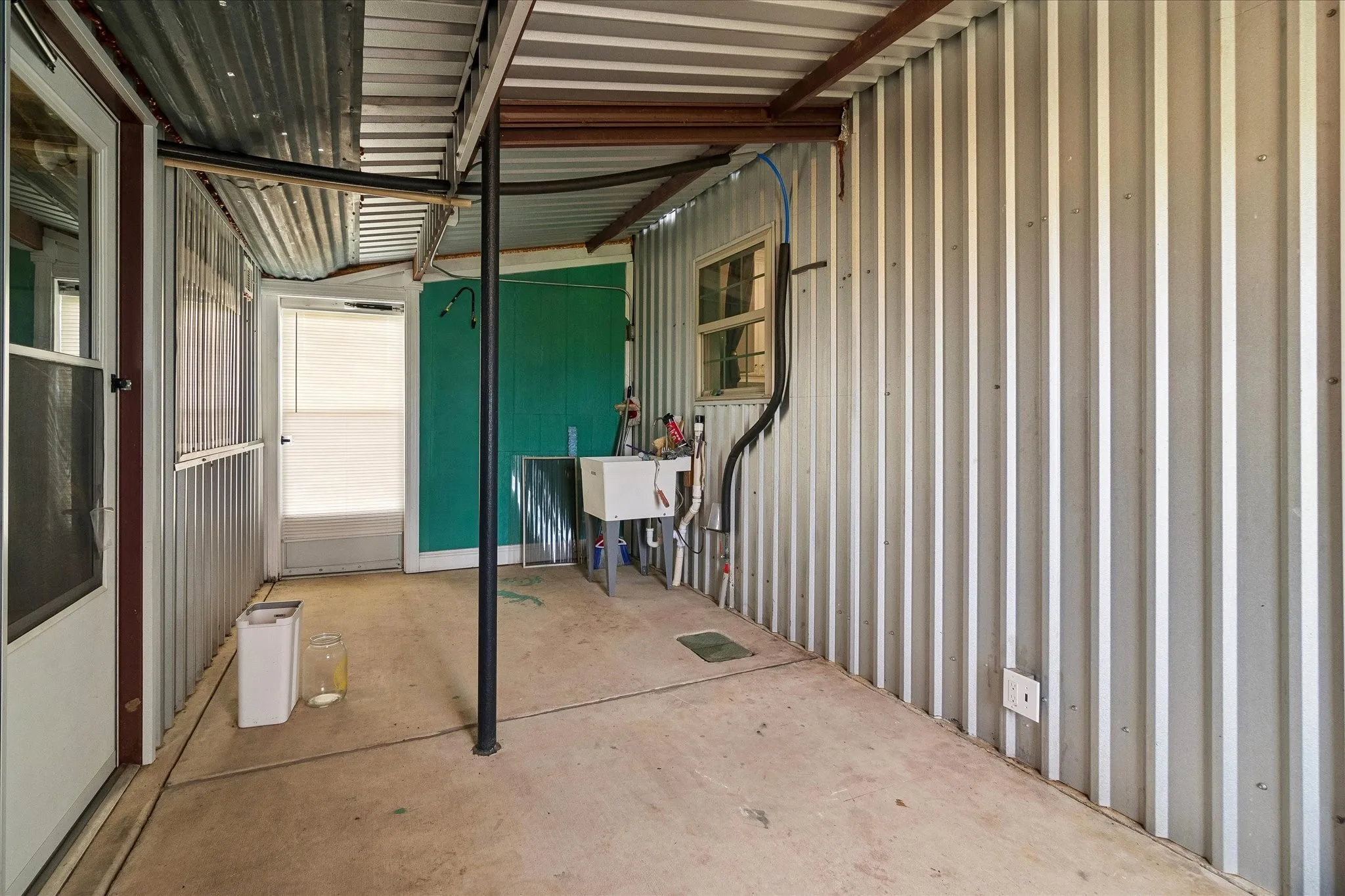 Farm For Sale in Denton County , 3007 Mc Reynolds Road, Sanger, Texas 76266, 5 Bedroom, 4 Bathroom, 2 Garage spaces, 3,616 Sqft, built in 1995, mls#21303145, Real Estate Agent in Sanger, Homes For Sale in Denton county, Homes For Sale in Sanger, Realtor in Sanger Texas, Real Estate Brokerage Independent Realty Texas, Luminita Cordes Realtor