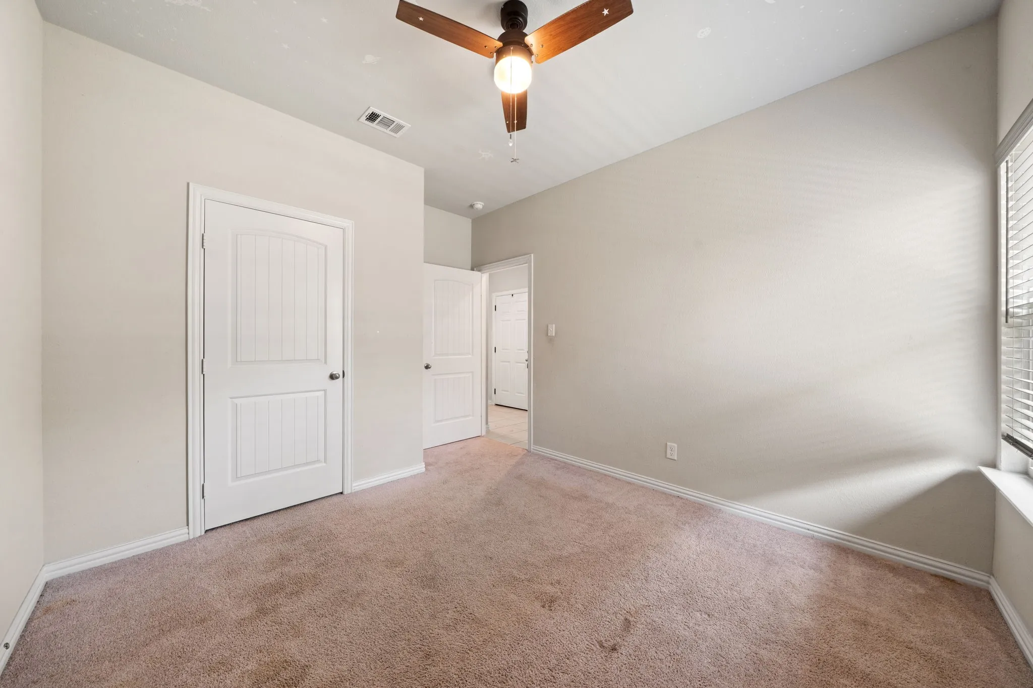 Single Family Residence For Sale in Hunt County , 913 Sayle, Greenville, Texas 75401, 3 Bedrooms, 2 Bathrooms, 2 Garage spaces, 1,571 Sqft, built in 2022, Price $235,000, mls#21309449, Real Estate Agent in Greenville, Homes For Sale in Hunt county, Homes For Sale in Greenville, Realtor in Greenville Texas, Real Estate Brokerage Independent Realty Texas, Luminita Cordes Realtor