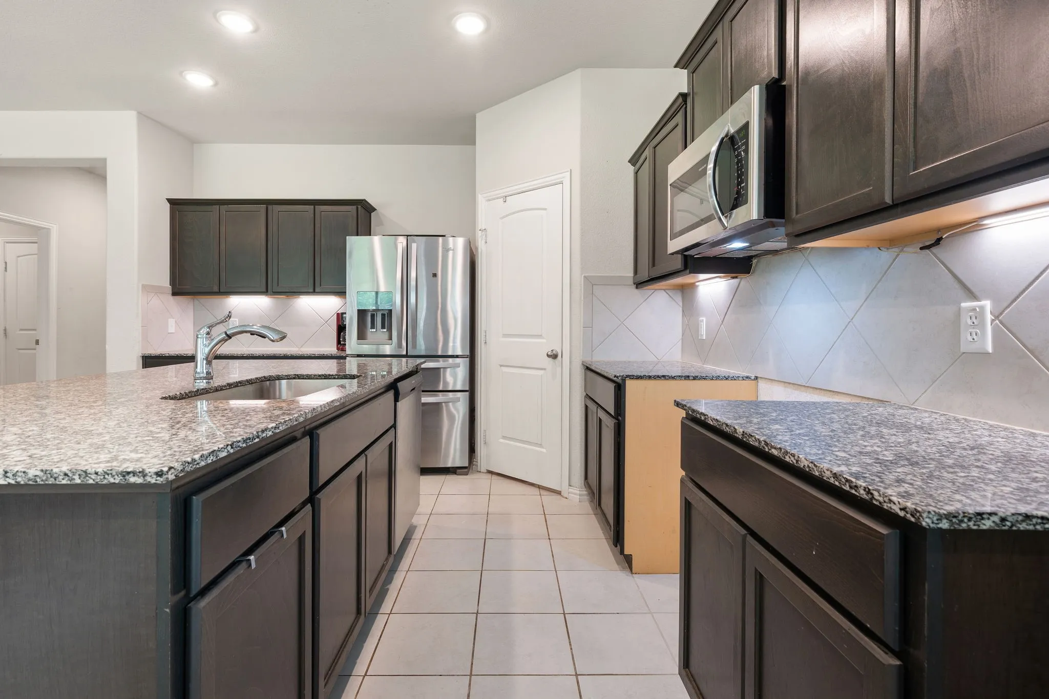 Single Family Residence For Sale in Hunt County , 913 Sayle, Greenville, Texas 75401, 3 Bedrooms, 2 Bathrooms, 2 Garage spaces, 1,571 Sqft, built in 2022, Price $235,000, mls#21309449, Real Estate Agent in Greenville, Homes For Sale in Hunt county, Homes For Sale in Greenville, Realtor in Greenville Texas, Real Estate Brokerage Independent Realty Texas, Luminita Cordes Realtor