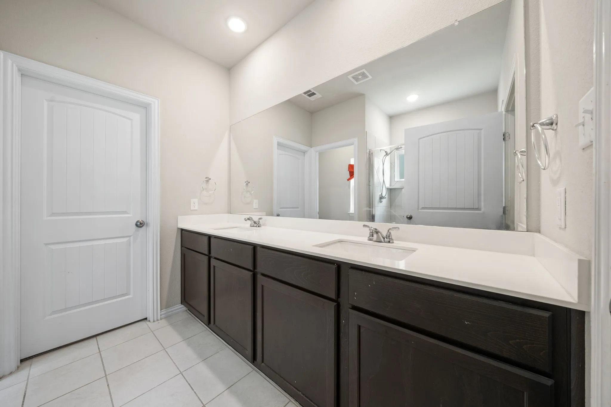 Single Family Residence For Sale in Hunt County , 913 Sayle, Greenville, Texas 75401, 3 Bedrooms, 2 Bathrooms, 2 Garage spaces, 1,571 Sqft, built in 2022, Price $235,000, mls#21309449, Real Estate Agent in Greenville, Homes For Sale in Hunt county, Homes For Sale in Greenville, Realtor in Greenville Texas, Real Estate Brokerage Independent Realty Texas, Luminita Cordes Realtor