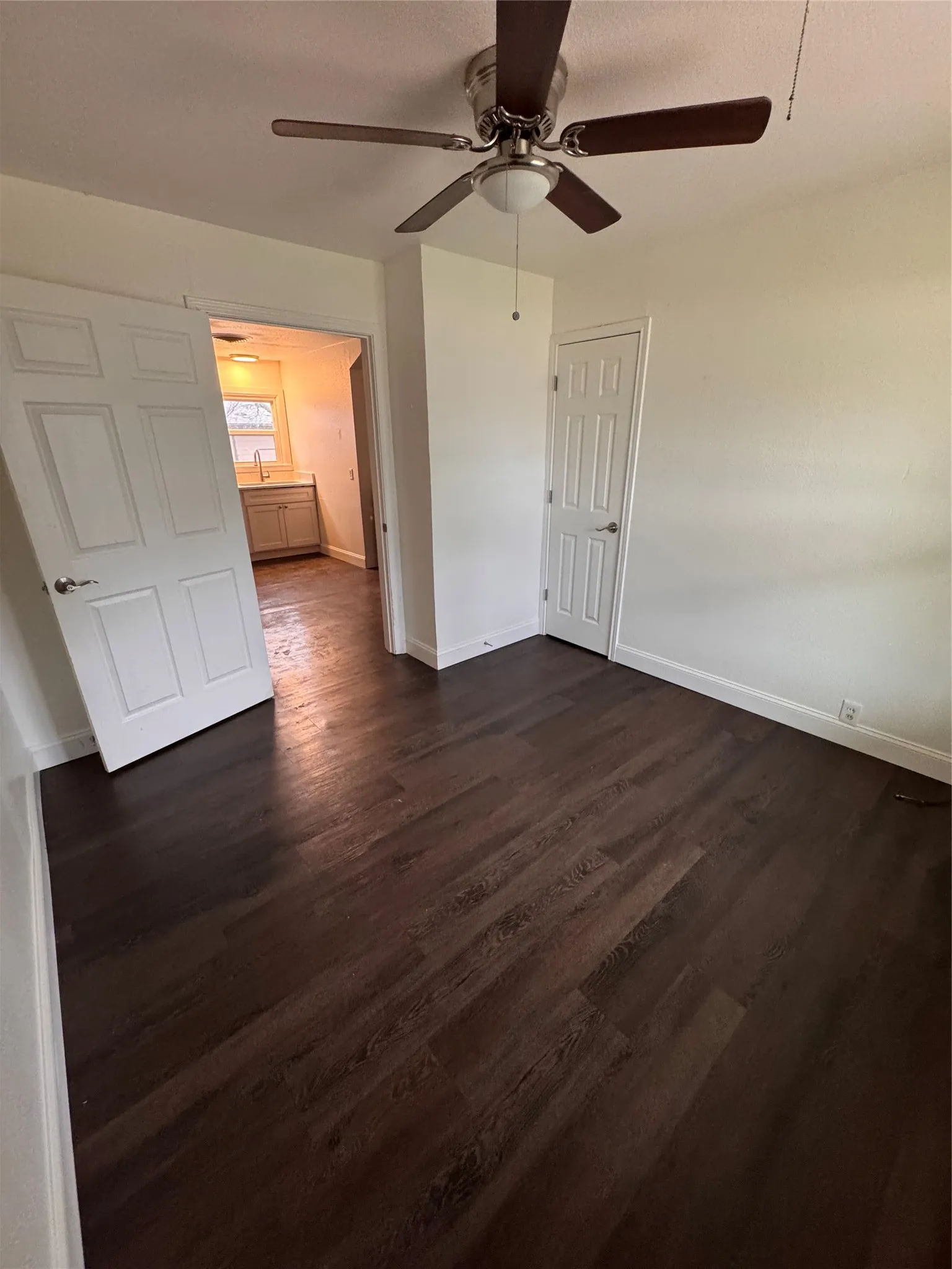 Single Family Residence For Rent in Grayson County , 1621 S Mirick Avenue, Denison, Texas 75020, 6 Bedroom, 3 Bathroom, Garage spaces, 2,342 Sqft, built in 1952, mls#21314288, Real Estate Agent in Denison, Homes For Rent in Grayson county, Homes For Rent in Denison, Realtor in Denison Texas, Real Estate Brokerage Independent Realty Texas, Luminita Cordes Realtor