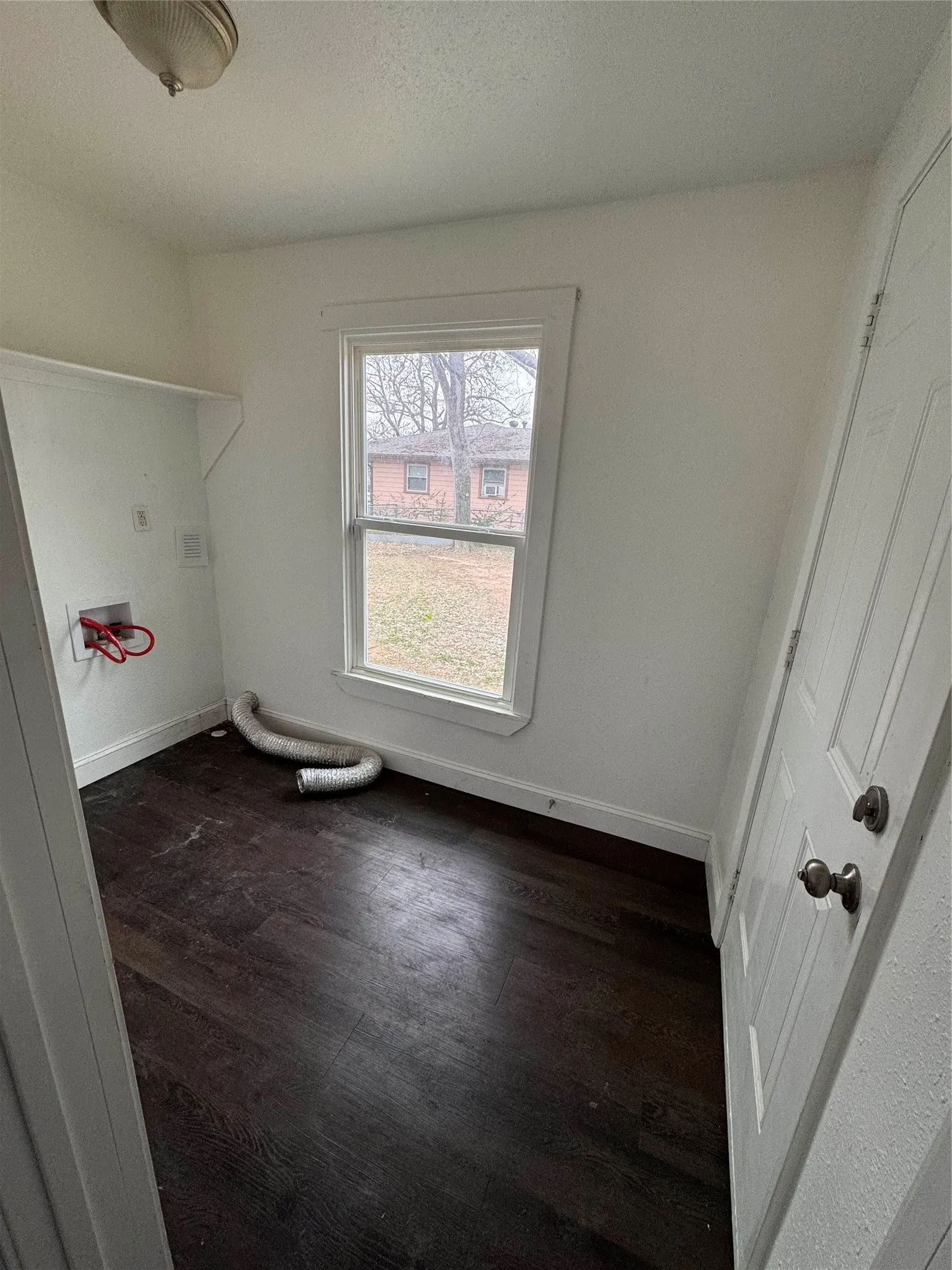 Single Family Residence For Rent in Grayson County , 1621 S Mirick Avenue, Denison, Texas 75020, 6 Bedroom, 3 Bathroom, Garage spaces, 2,342 Sqft, built in 1952, mls#21314288, Real Estate Agent in Denison, Homes For Rent in Grayson county, Homes For Rent in Denison, Realtor in Denison Texas, Real Estate Brokerage Independent Realty Texas, Luminita Cordes Realtor