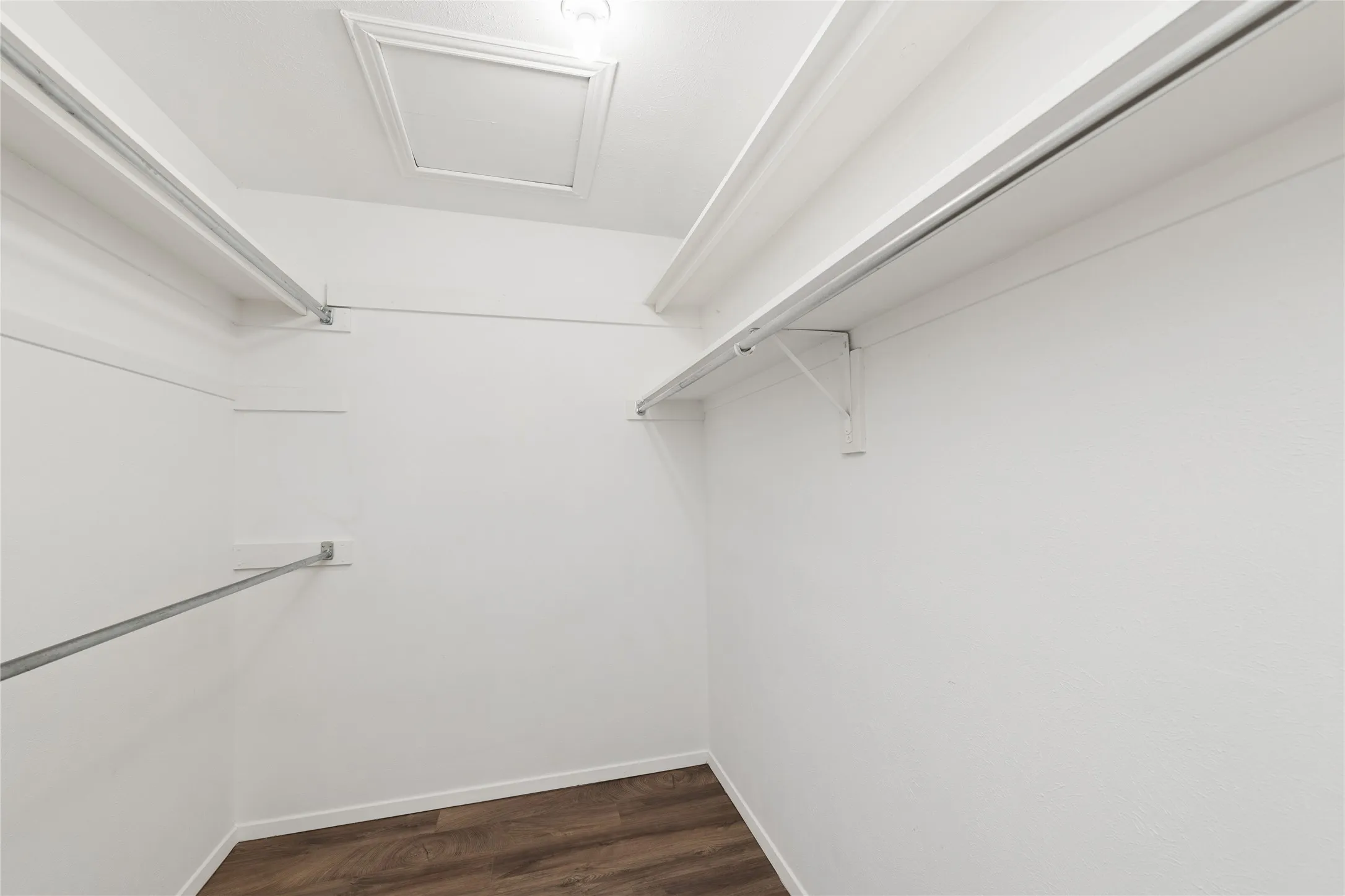Condominium For Sale in Dallas County , 6900 Skillman Street 305, Dallas, Texas 75231, 2 Bedroom, 2 Bathroom, Garage spaces, 964 Sqft, built in 1981, mls#21313316, Real Estate Agent in Dallas, Homes For Sale in Dallas county, Homes For Sale in Dallas, Realtor in Dallas Texas, Real Estate Brokerage Independent Realty Texas, Luminita Cordes Realtor