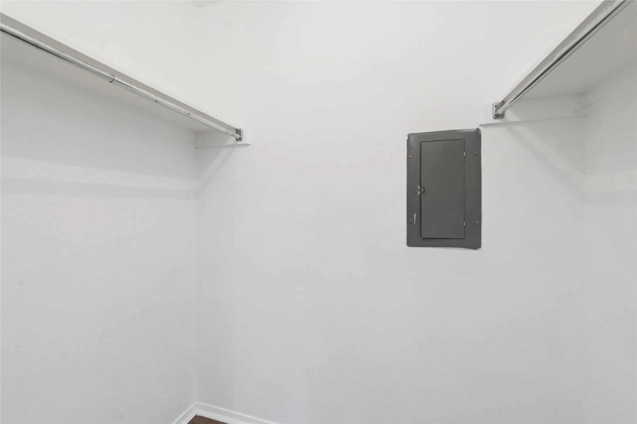 Condominium For Sale in Dallas County , 6900 Skillman Street 305, Dallas, Texas 75231, 2 Bedroom, 2 Bathroom, Garage spaces, 964 Sqft, built in 1981, mls#21313316, Real Estate Agent in Dallas, Homes For Sale in Dallas county, Homes For Sale in Dallas, Realtor in Dallas Texas, Real Estate Brokerage Independent Realty Texas, Luminita Cordes Realtor