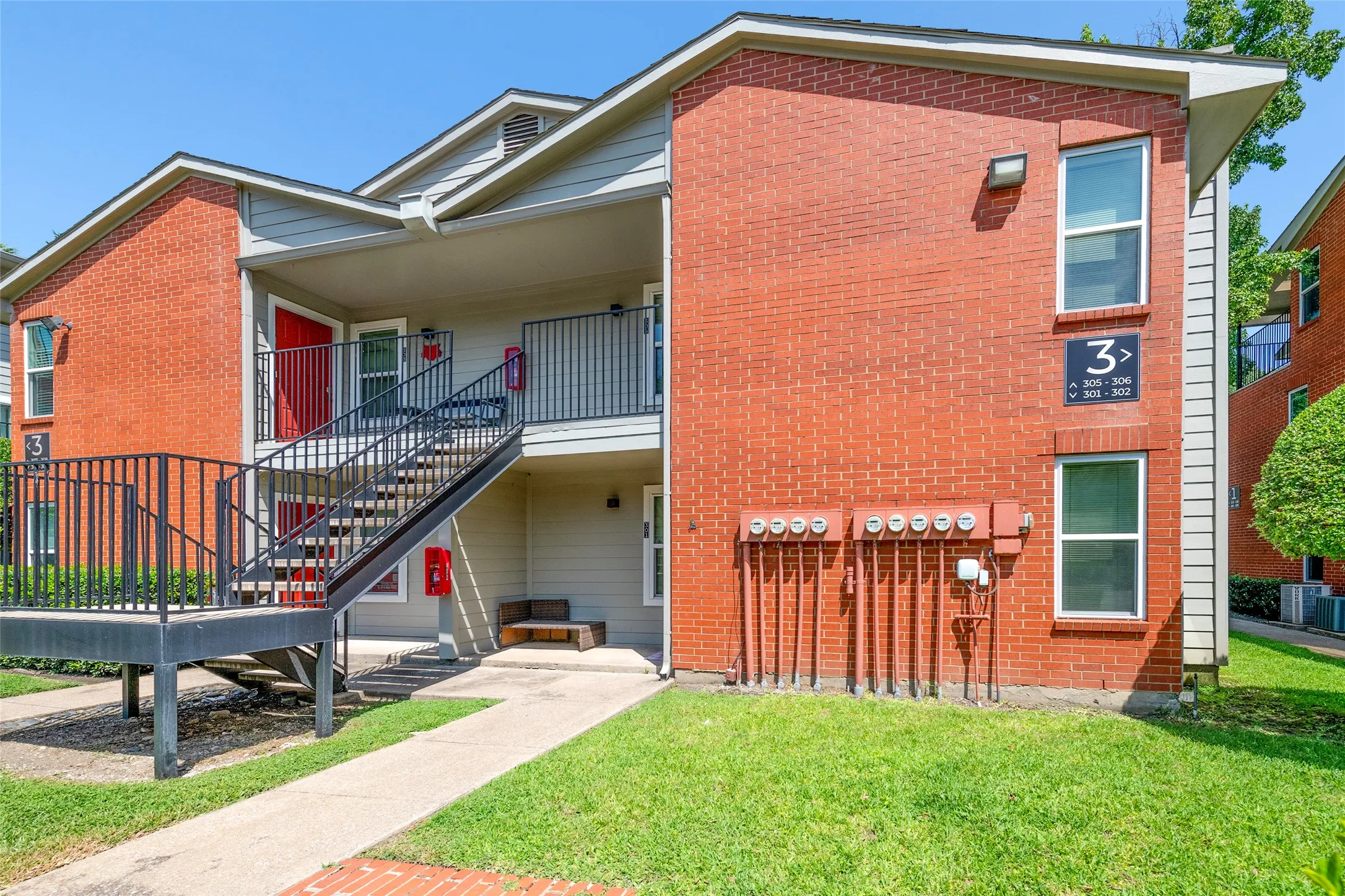 Condominium For Sale in Dallas County , 6900 Skillman Street 305, Dallas, Texas 75231, 2 Bedroom, 2 Bathroom, Garage spaces, 964 Sqft, built in 1981, mls#21313316, Real Estate Agent in Dallas, Homes For Sale in Dallas county, Homes For Sale in Dallas, Realtor in Dallas Texas, Real Estate Brokerage Independent Realty Texas, Luminita Cordes Realtor