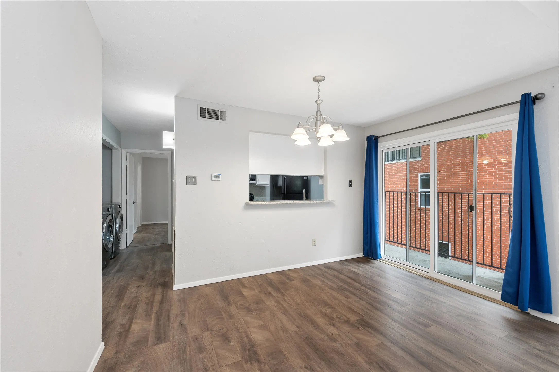 Condominium For Sale in Dallas County , 6900 Skillman Street 305, Dallas, Texas 75231, 2 Bedroom, 2 Bathroom, Garage spaces, 964 Sqft, built in 1981, mls#21313316, Real Estate Agent in Dallas, Homes For Sale in Dallas county, Homes For Sale in Dallas, Realtor in Dallas Texas, Real Estate Brokerage Independent Realty Texas, Luminita Cordes Realtor