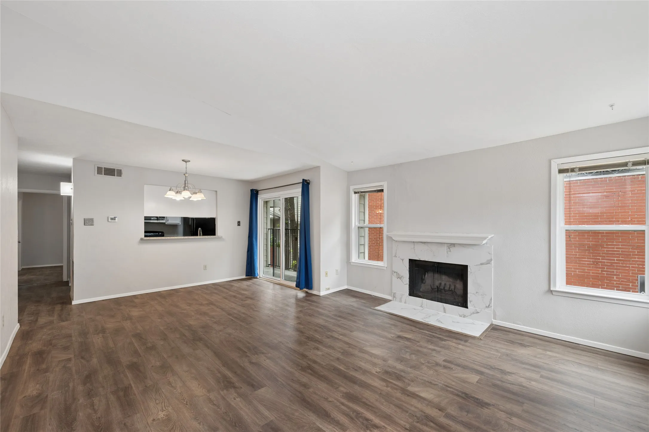 Condominium For Sale in Dallas County , 6900 Skillman Street 305, Dallas, Texas 75231, 2 Bedroom, 2 Bathroom, Garage spaces, 964 Sqft, built in 1981, mls#21313316, Real Estate Agent in Dallas, Homes For Sale in Dallas county, Homes For Sale in Dallas, Realtor in Dallas Texas, Real Estate Brokerage Independent Realty Texas, Luminita Cordes Realtor
