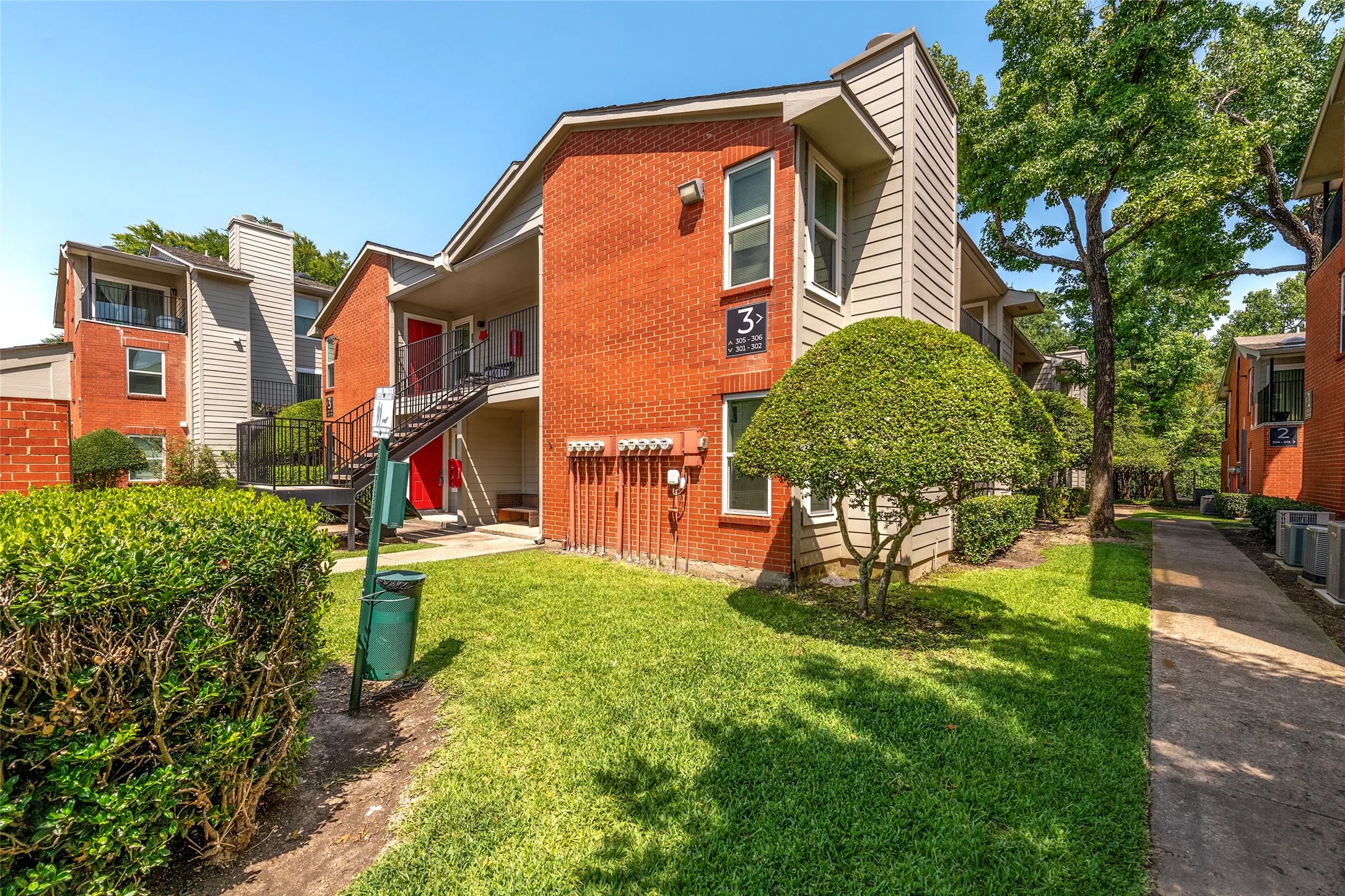 Condominium For Sale in Dallas County , 6900 Skillman Street 305, Dallas, Texas 75231, 2 Bedroom, 2 Bathroom, Garage spaces, 964 Sqft, built in 1981, mls#21313316, Real Estate Agent in Dallas, Homes For Sale in Dallas county, Homes For Sale in Dallas, Realtor in Dallas Texas, Real Estate Brokerage Independent Realty Texas, Luminita Cordes Realtor