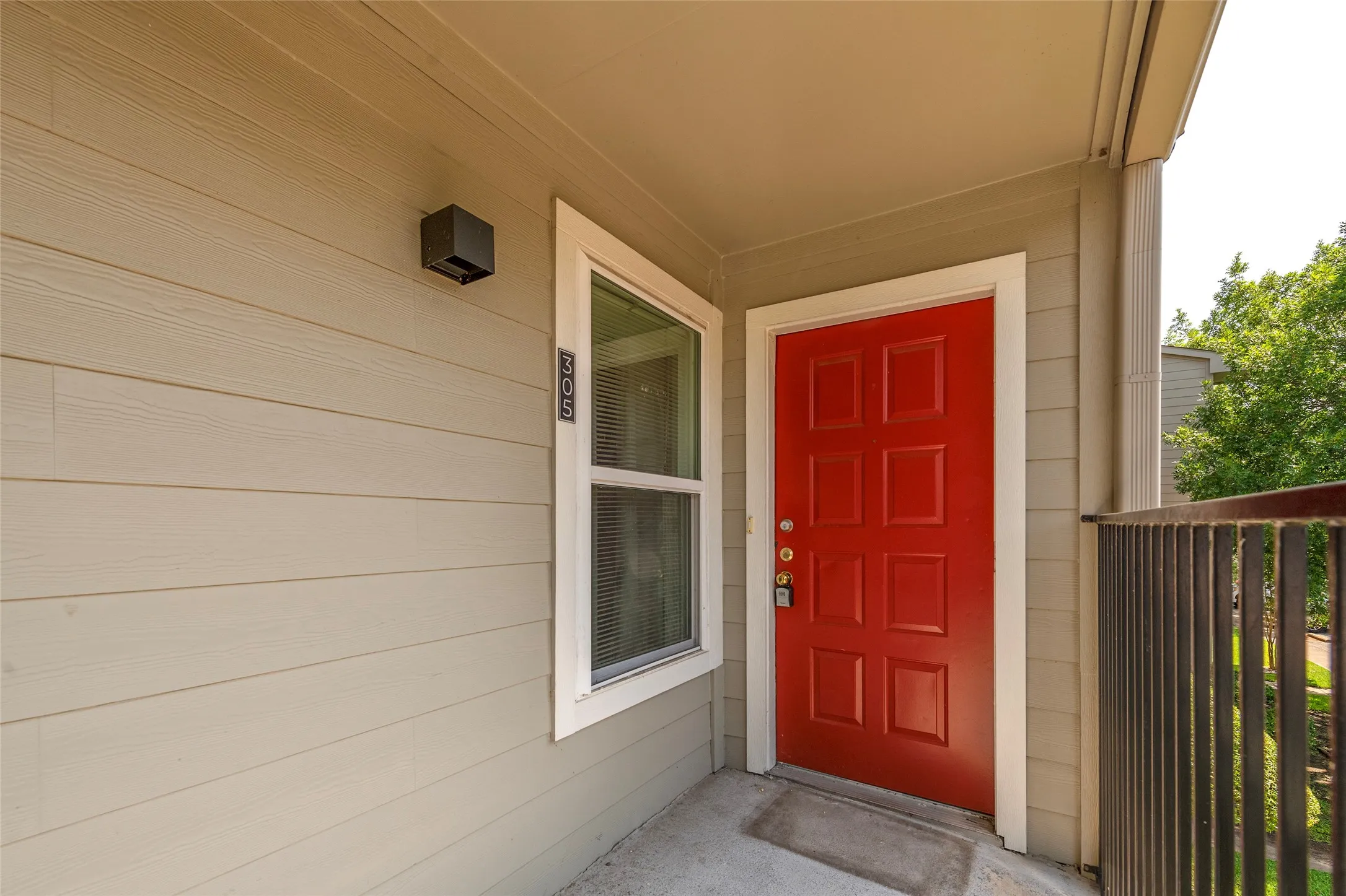 Condominium For Sale in Dallas County , 6900 Skillman Street 305, Dallas, Texas 75231, 2 Bedroom, 2 Bathroom, Garage spaces, 964 Sqft, built in 1981, mls#21313316, Real Estate Agent in Dallas, Homes For Sale in Dallas county, Homes For Sale in Dallas, Realtor in Dallas Texas, Real Estate Brokerage Independent Realty Texas, Luminita Cordes Realtor