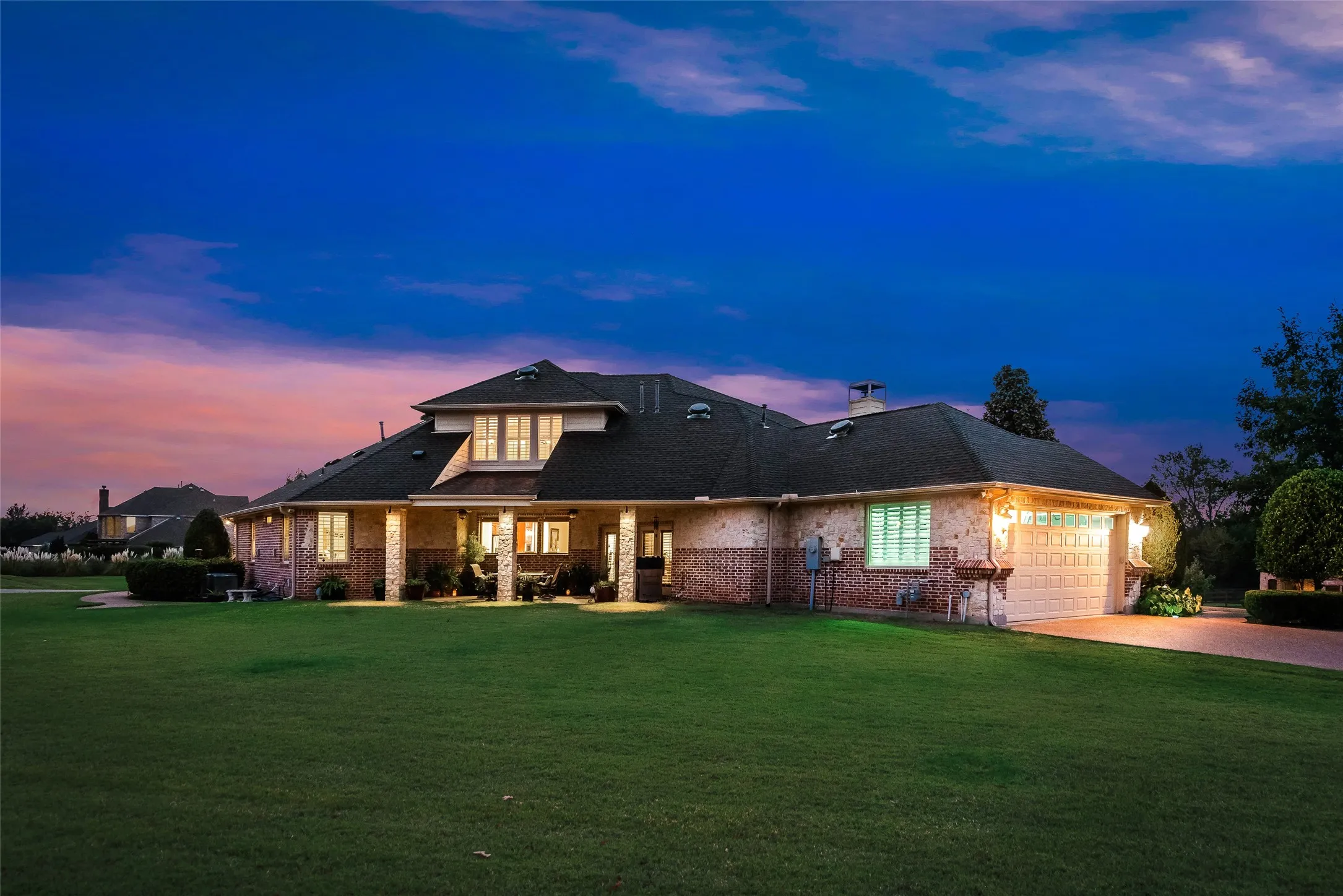 Single Family Residence For Sale in Denton County , 2012 Winthrop Hill Road, Denton, Texas 76226, 4 Bedroom, 4 Bathroom, 2 Garage spaces, 3,922 Sqft, built in 2006, mls#21287614, Real Estate Agent in Denton, Homes For Sale in Denton county, Homes For Sale in Denton, Realtor in Denton Texas, Real Estate Brokerage Independent Realty Texas, Luminita Cordes Realtor
