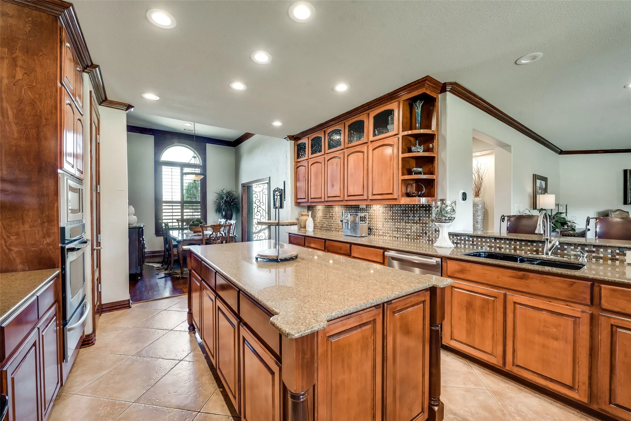 Single Family Residence For Sale in Denton County , 2012 Winthrop Hill Road, Denton, Texas 76226, 4 Bedroom, 4 Bathroom, 2 Garage spaces, 3,922 Sqft, built in 2006, mls#21287614, Real Estate Agent in Denton, Homes For Sale in Denton county, Homes For Sale in Denton, Realtor in Denton Texas, Real Estate Brokerage Independent Realty Texas, Luminita Cordes Realtor